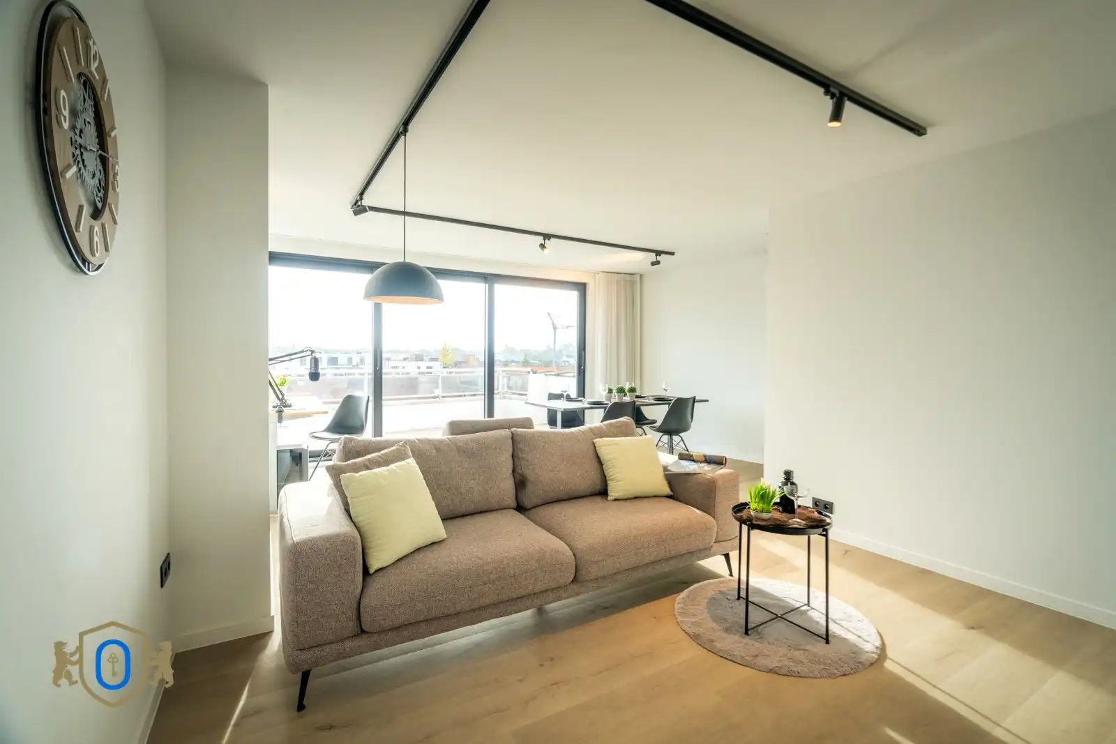 Instapklaar 1-slpkr appartement met terras foto 3