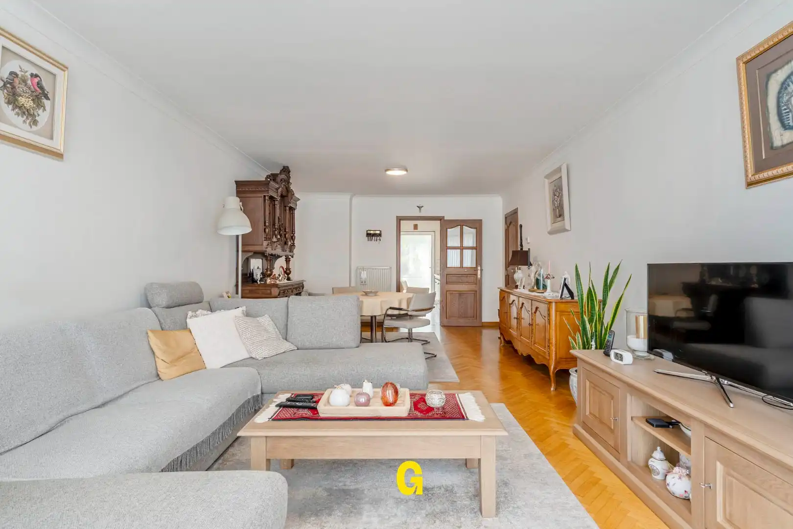 Uitstekend verzorgd 2-slaapkamer appartement in hartje Bilzen, met standplaats, kelderberging en terras met zicht op het Park van Haffmans foto 9