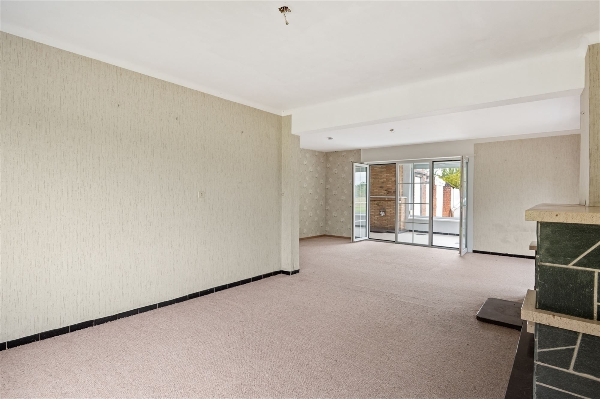 Te renoveren woning met 5 slpks te Koningshooikt foto 6