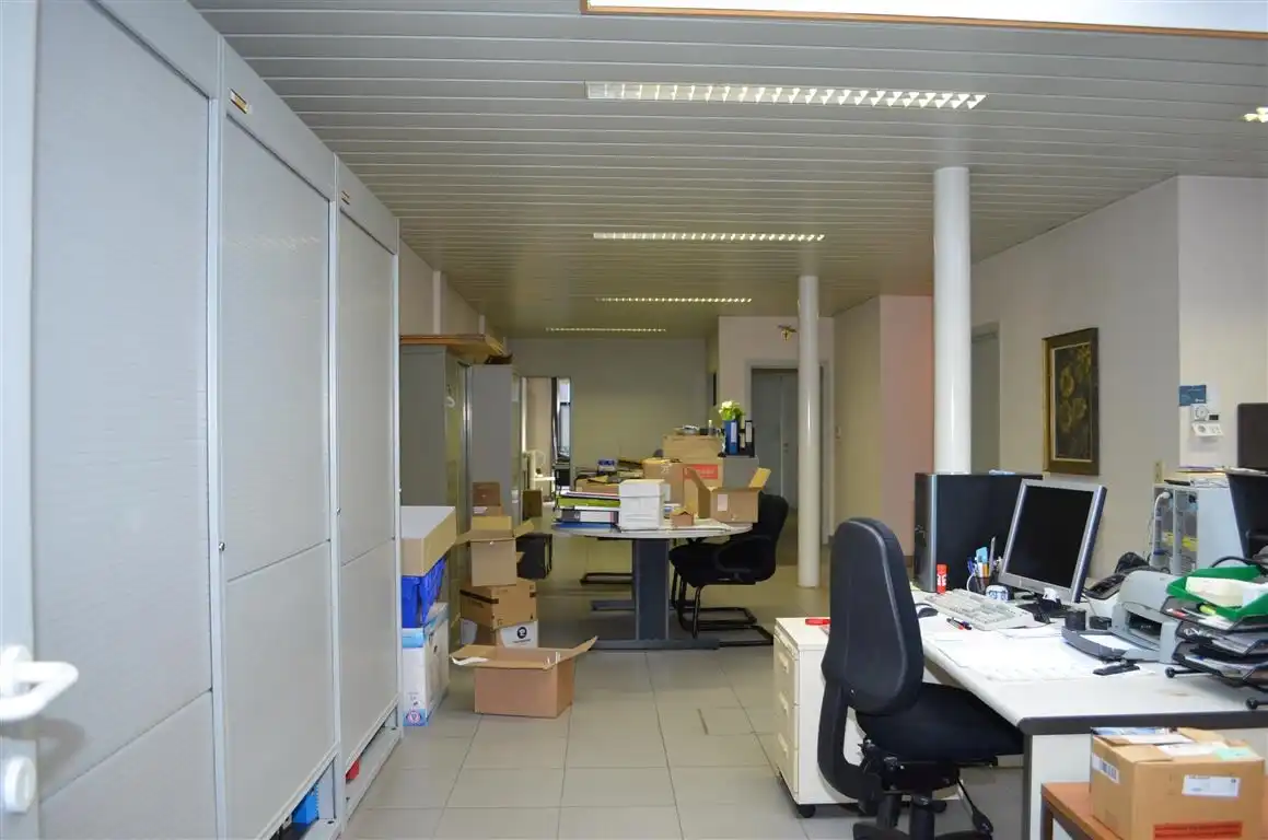Ruim kantoor /winkel van 110 m² in volle commerciële centrum foto 5