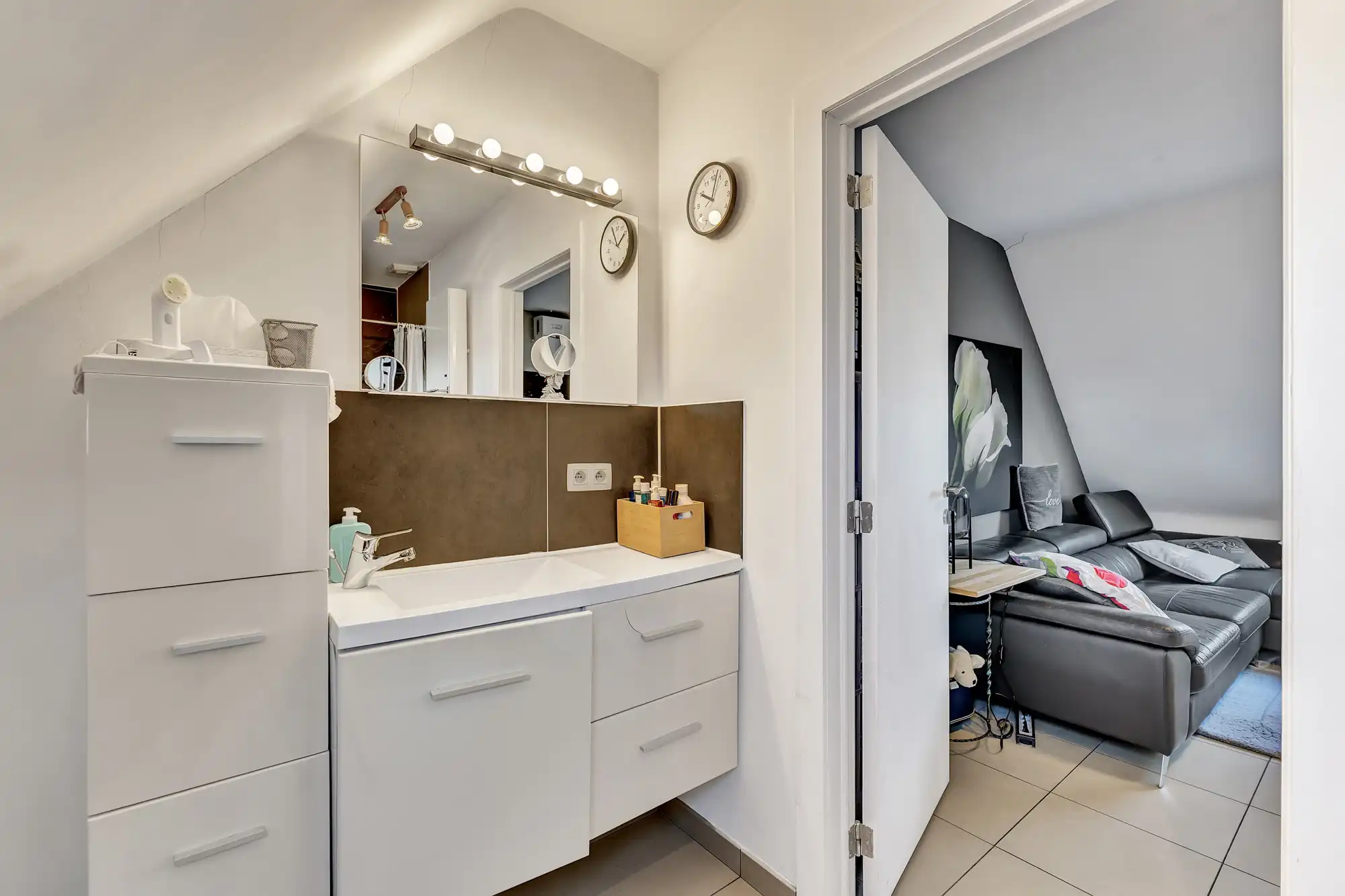 Instapklare, goed onderhouden woning op gunstige locatie foto 31