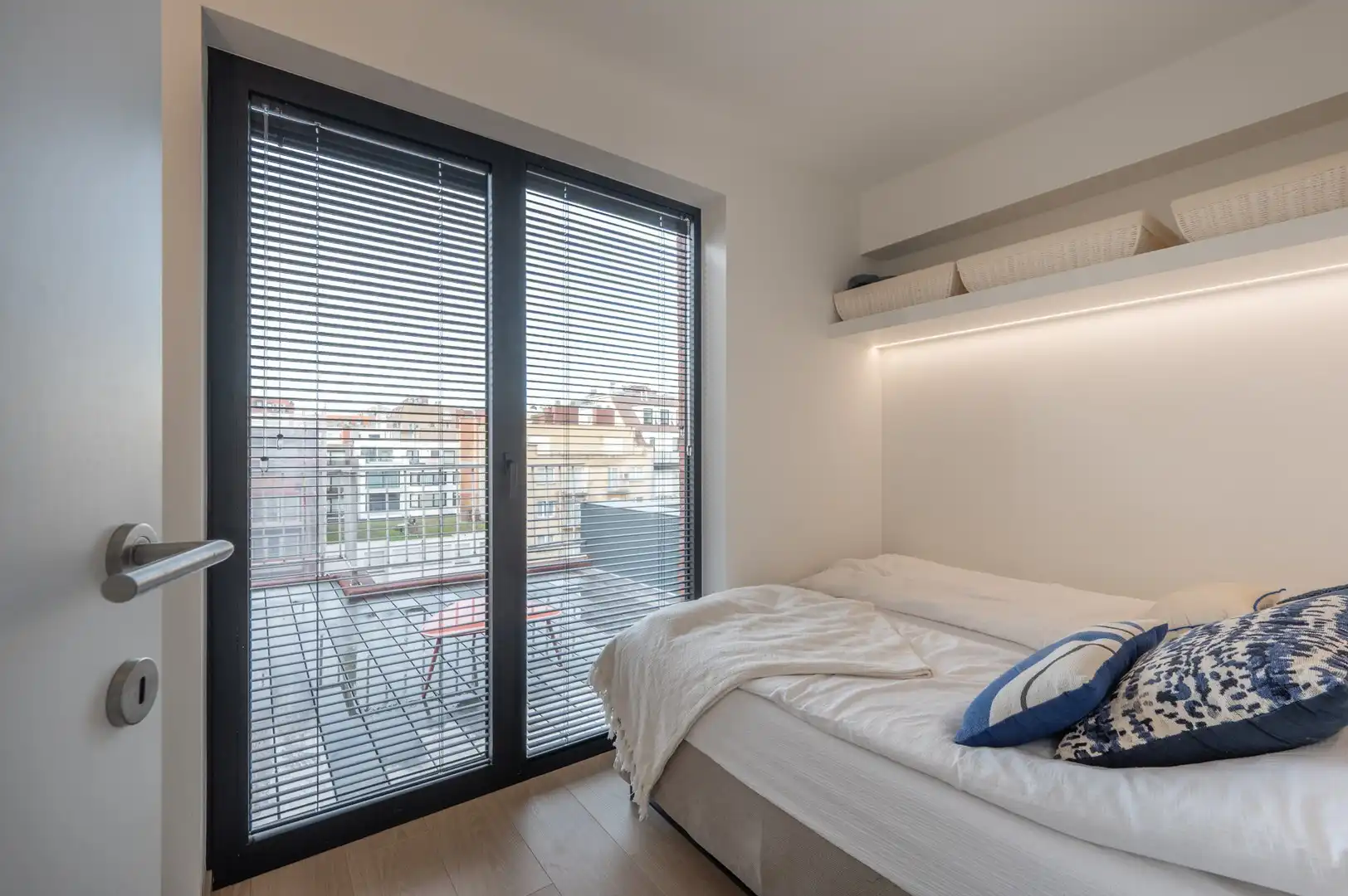 Appartement met schitterend zonneterras en zijdelings zeezicht vlakbij het Driehoeksplein in het Zoute. foto 13