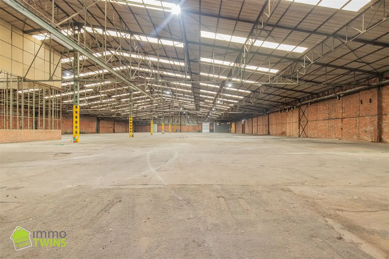 Uitzonderlijk ruim industrieel magazijn van ca. 6.900 m² te huur in Schoonaarde foto 19