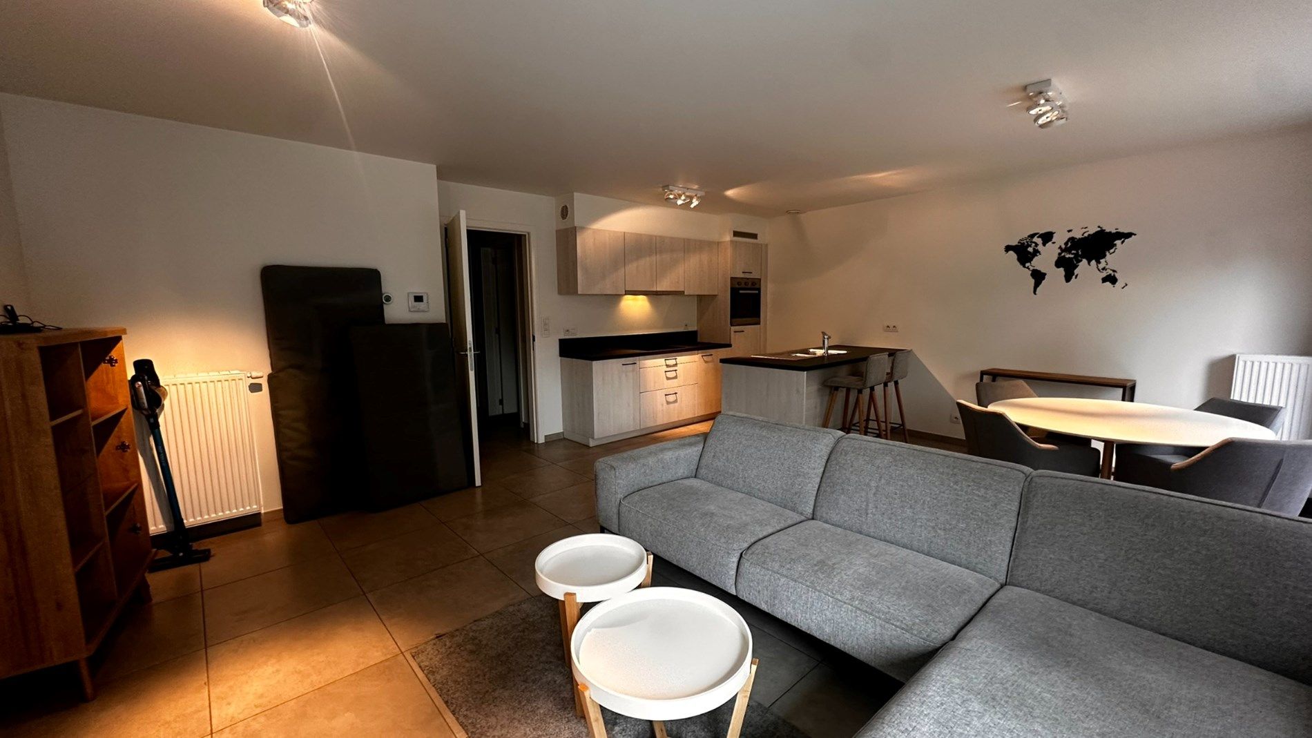 Modern gelijkvloers appartement met terras in Lokeren foto 2