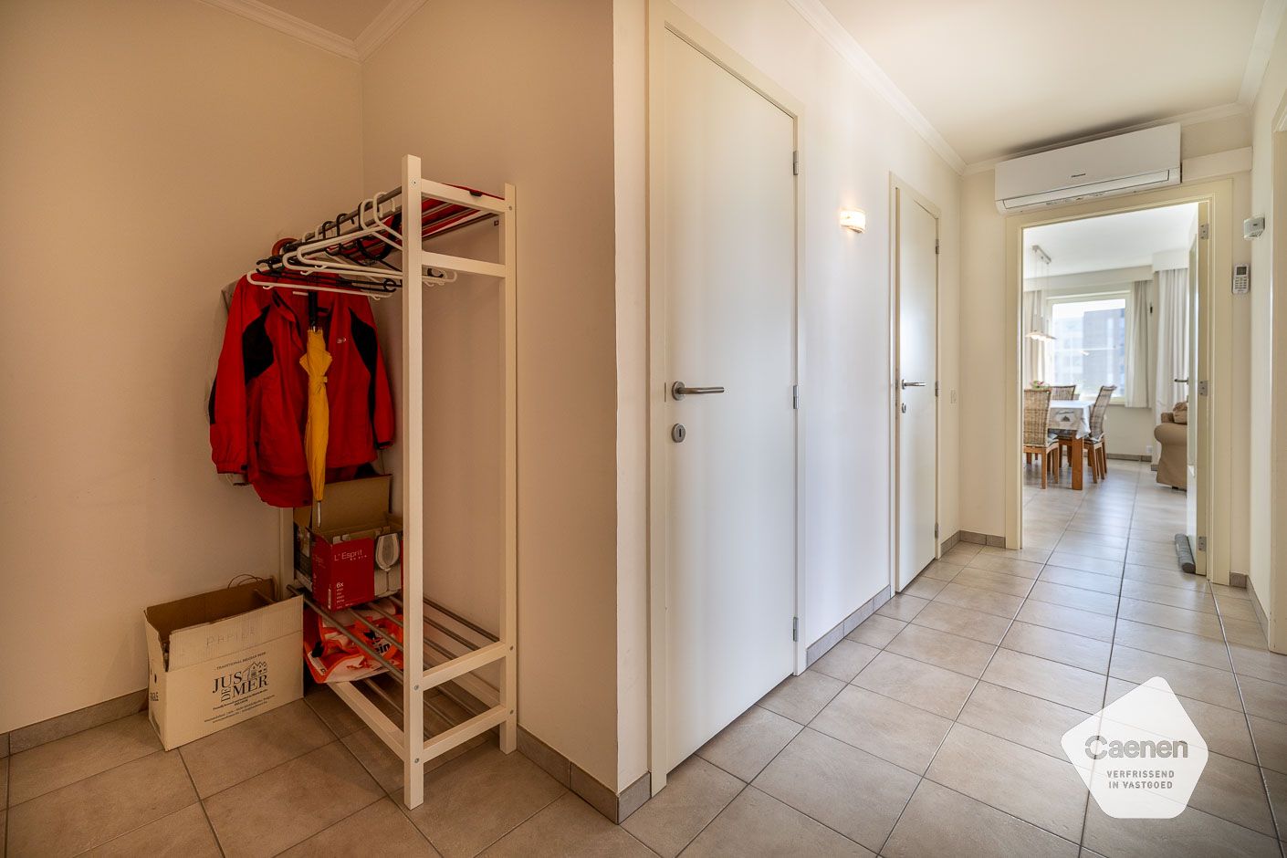 Zongericht appartement met 2 ruime slaapkamers en open zicht op het hinterland. foto 2