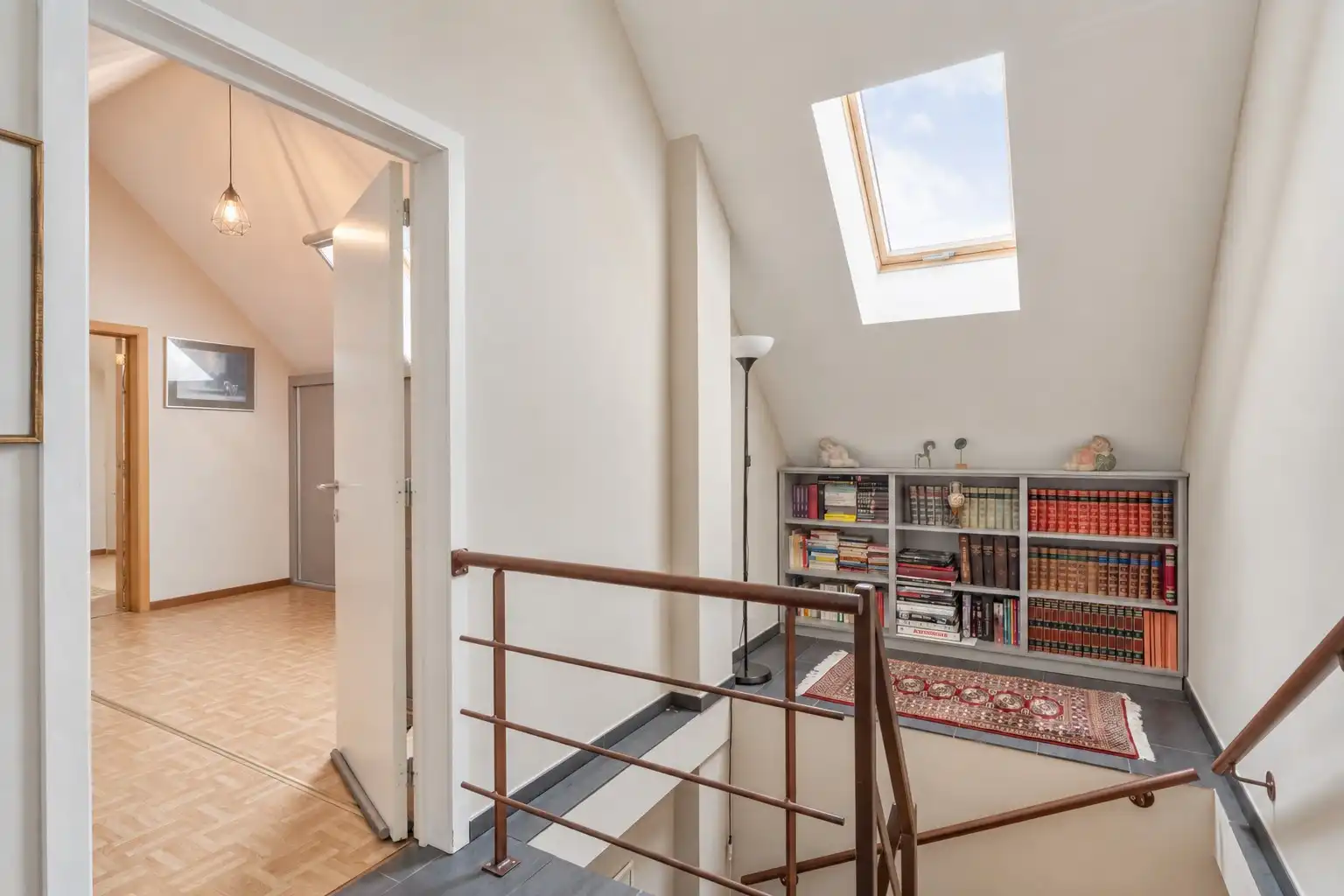 Appartement met 3 of 4 slaapkamers nabij het centrum. foto 16