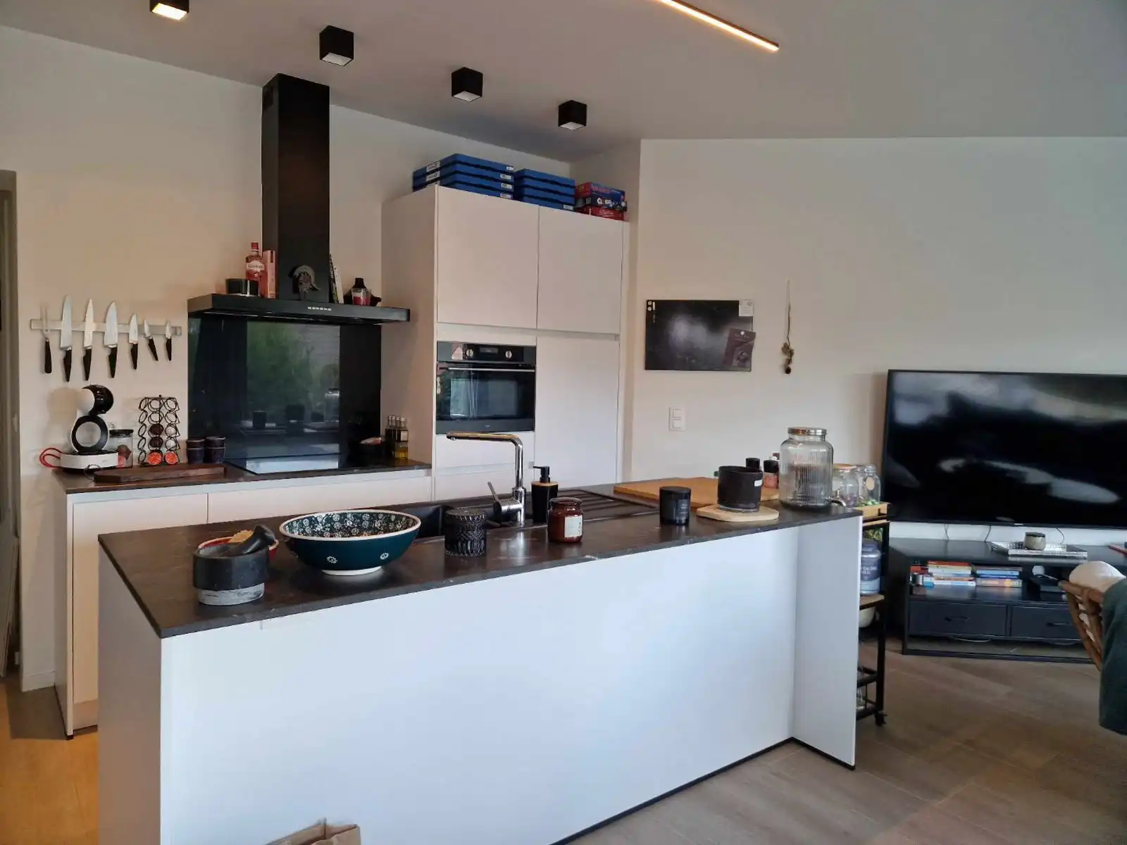 Gelijkvloers appartement met 2 slaapkamers, tuin en garage foto 5