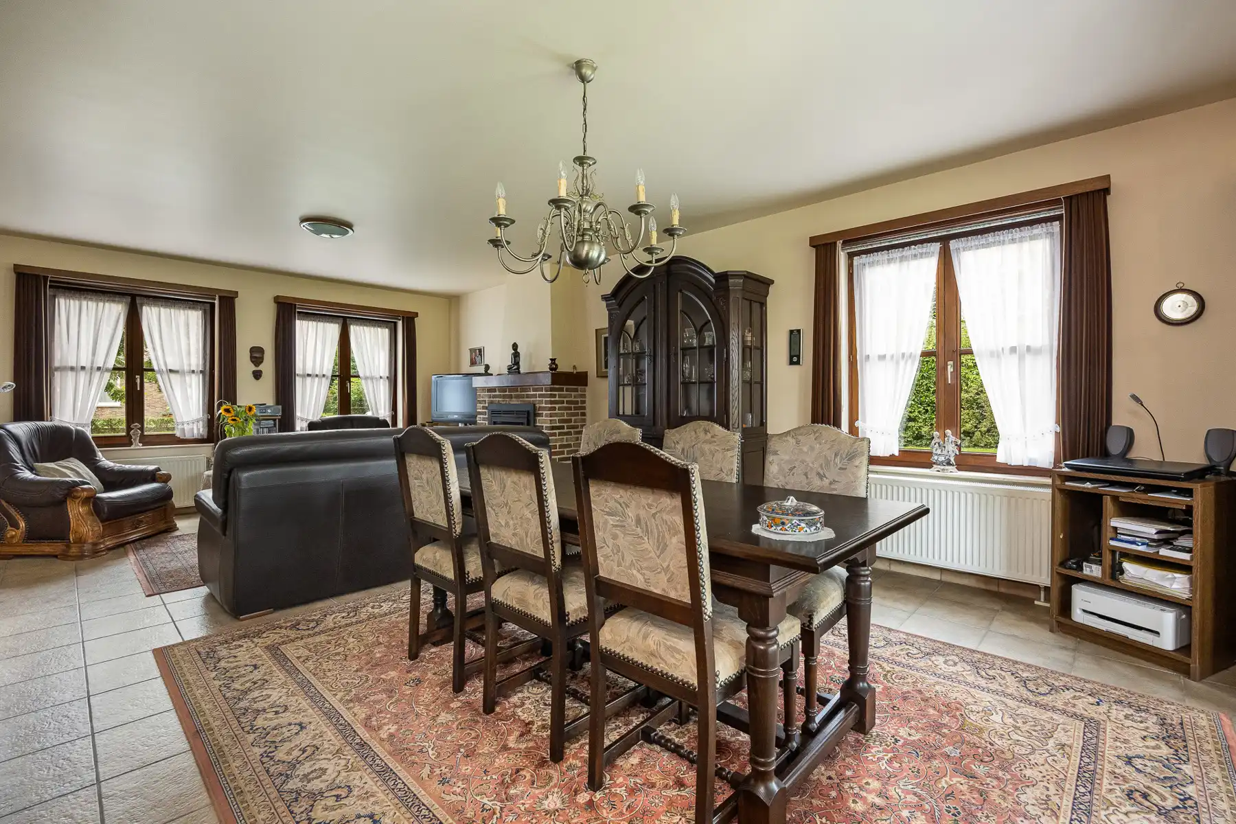 Degelijke villa op ca. 810 m²  vlakbij het centrum. foto 6