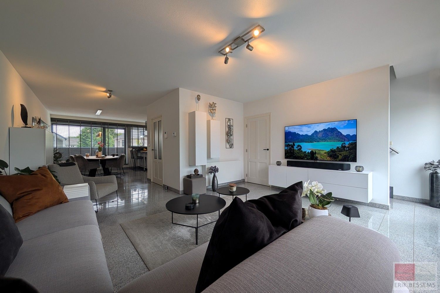 Appartement te huur foto {{pictureIndex}}