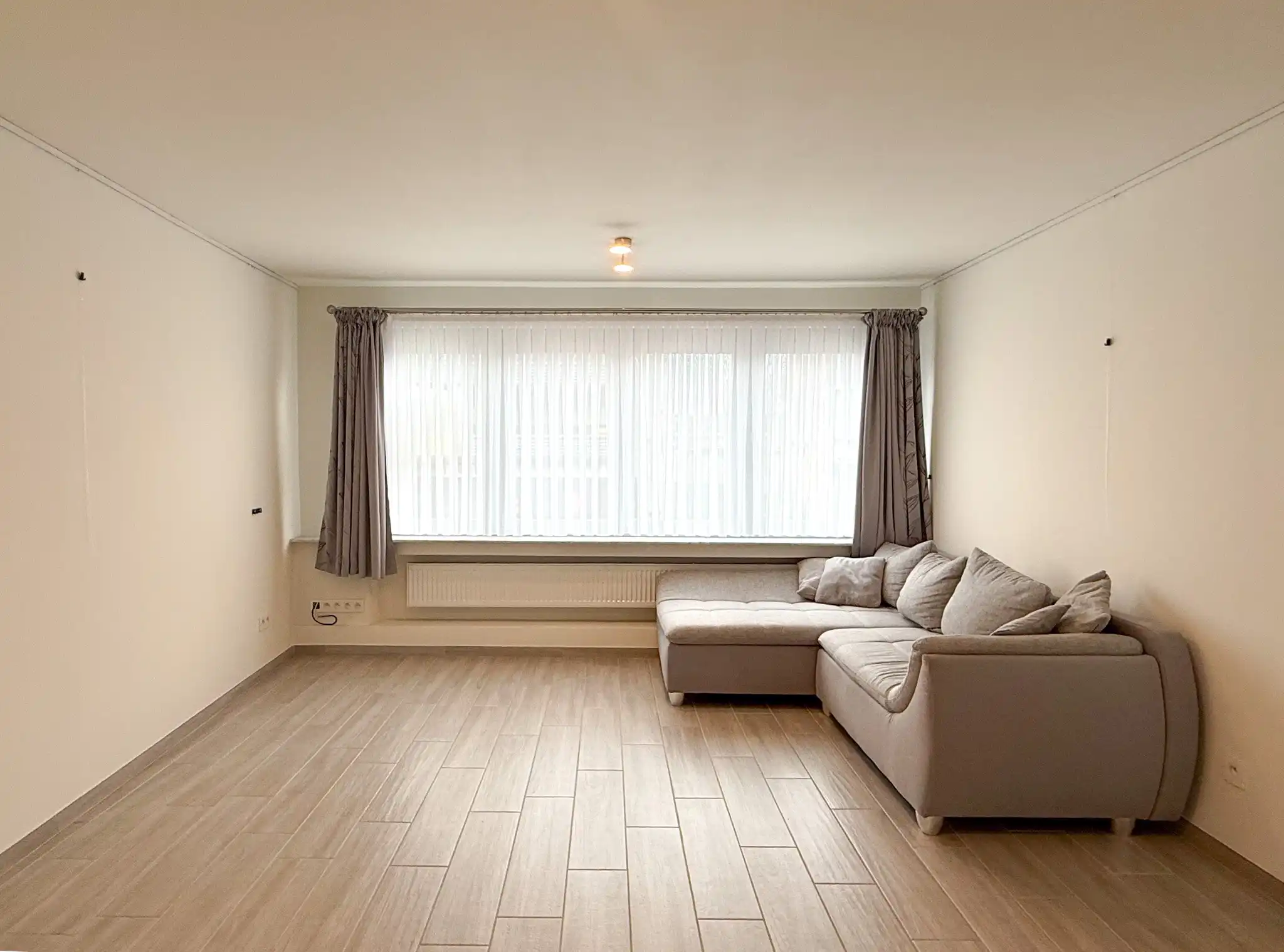 Appartement met 2 slaapkamers op centrale ligging in Beveren foto 2