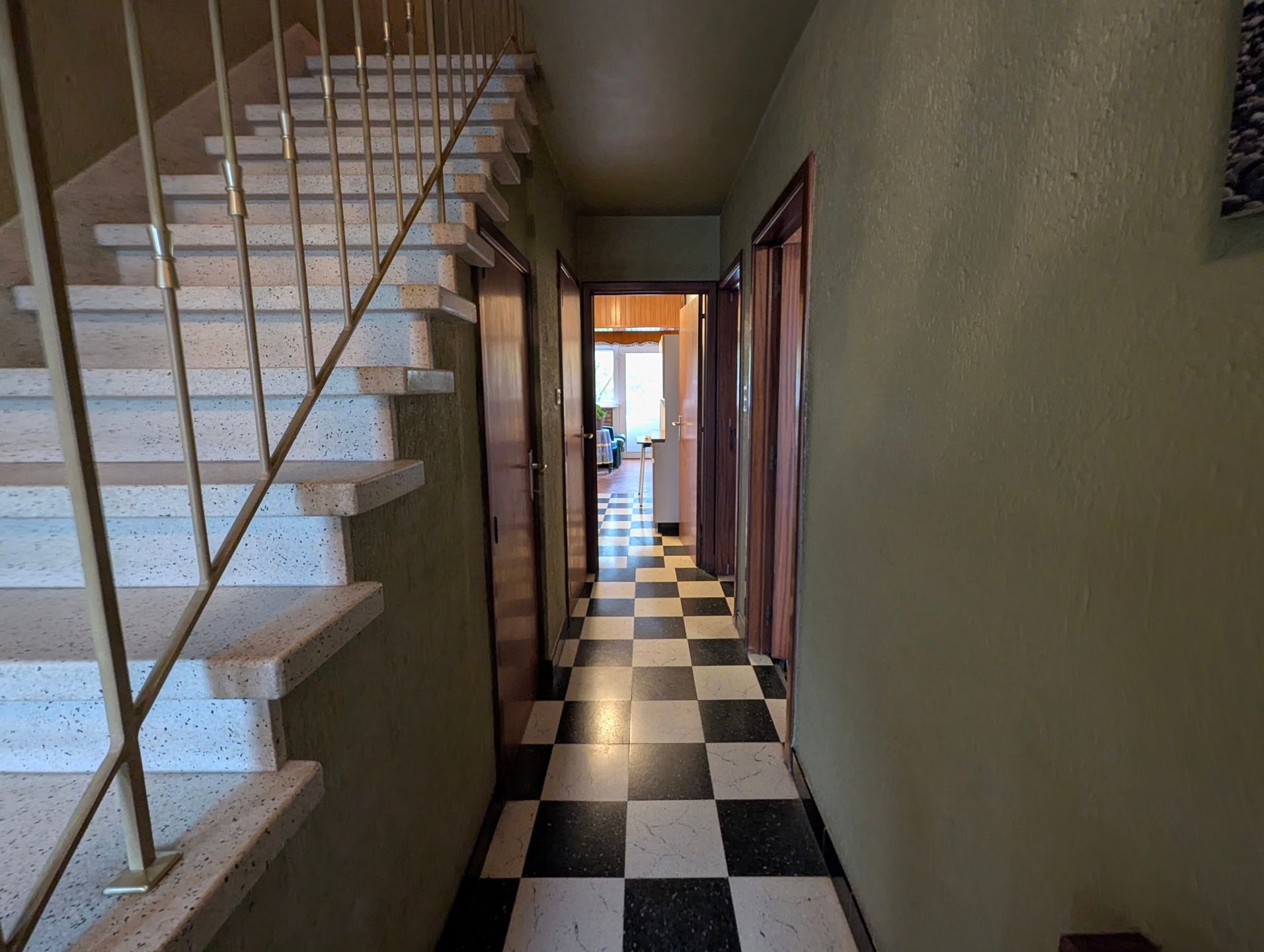 Ruime woning met zongerichte tuin te koop. Centrum De Panne aan zee. foto 22