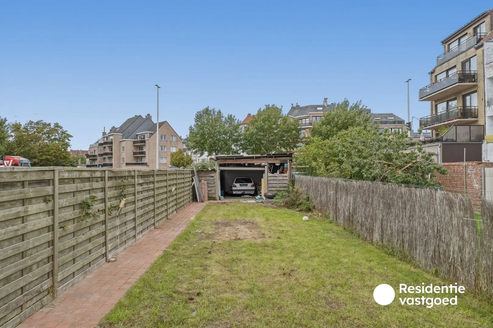 Ruime woning met 6 slaapkamers, garage, tuin en EPC B in Oostende foto 9