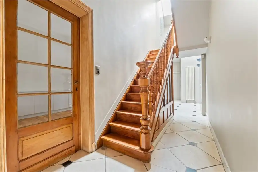 PRACHTIG HERENHUIS MET VEEL CHARME IN HET CENTRUM VAN SINT-TRUIDEN foto 32