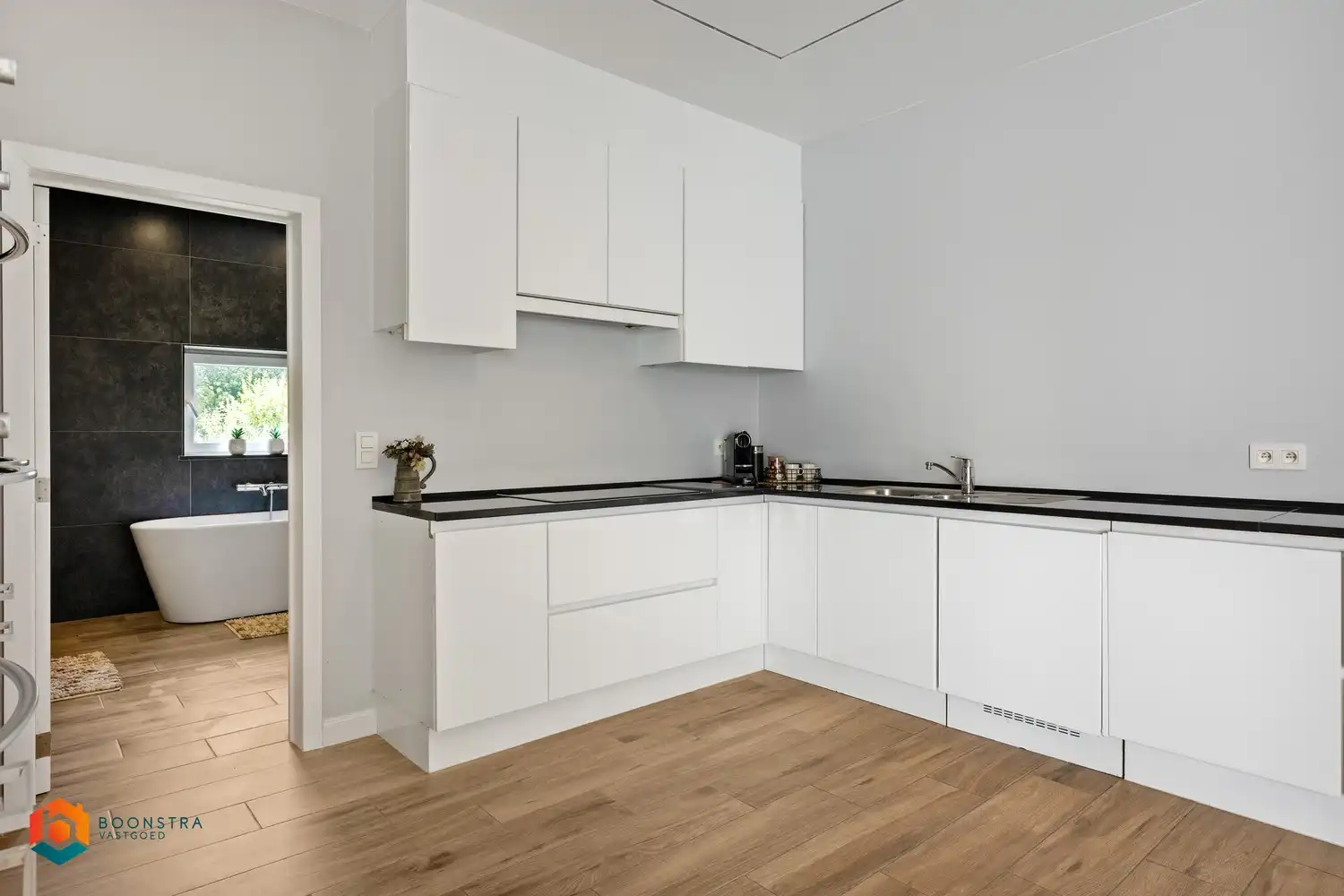 Recent gerenoveerde woning met 3 slpkrs en tuin foto 9