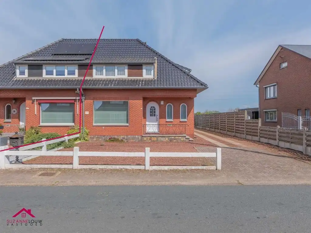 Hoofdfoto van de publicatie: Te renoveren woning op ruim perceel