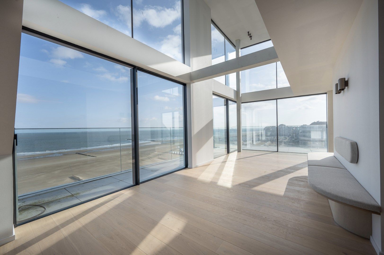 Uitzonderlijke hoekduplex (427m²) met frontaal zeezicht en meer dan 30 meter gevelbreedte  foto 12