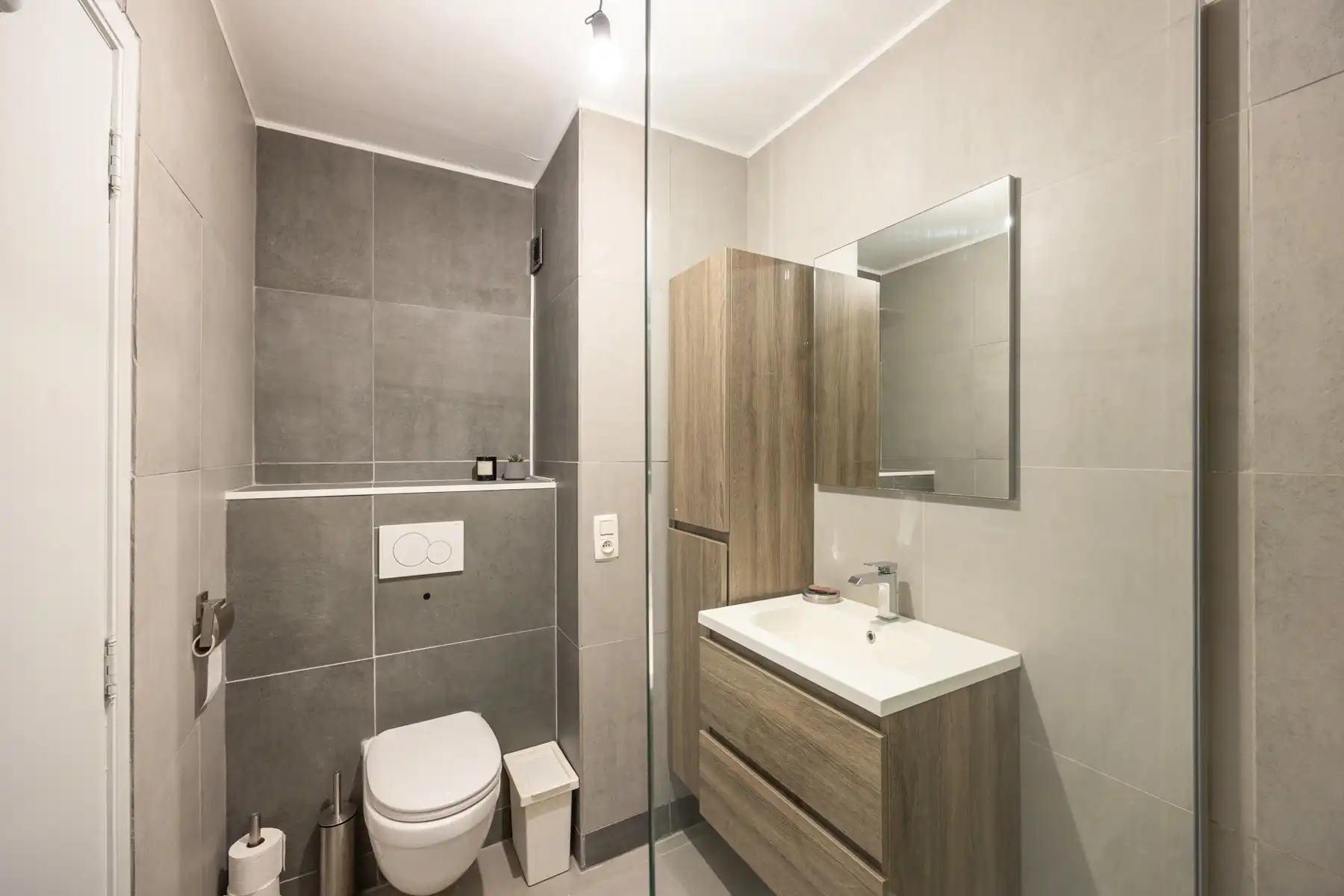 INSTAPKLAAR APPARTEMENT MET 1 SLAAPKAMER EN TERRAS GELEGEN OP TOPLOCATIE TE HASSELT! foto 13