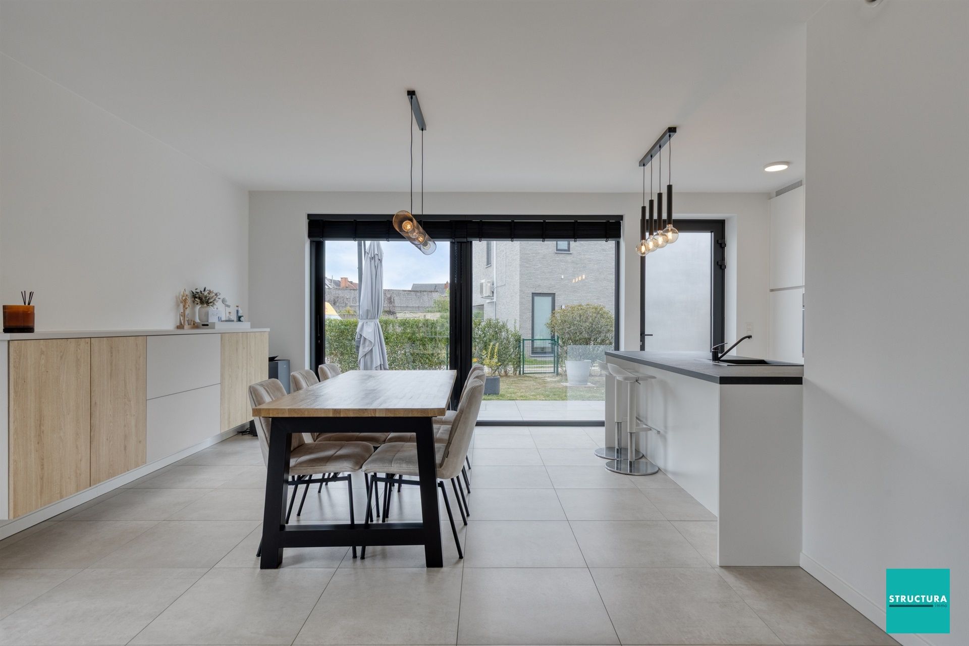 Prachtige nieuwbouwwoning (onder RR-rechten) foto 9