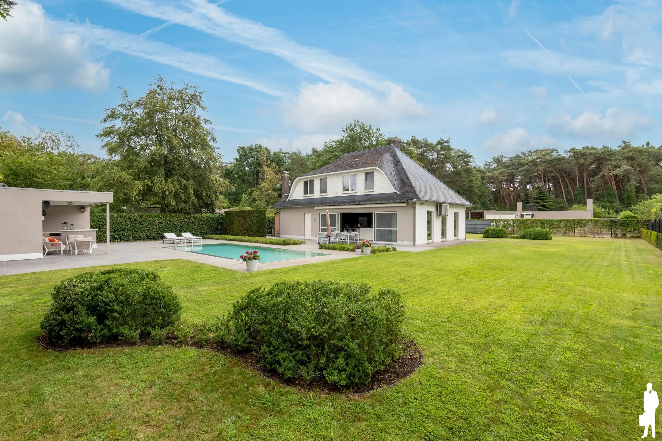 Villa met zwembad en poolhouse op een perceel van 1.350m² foto 20