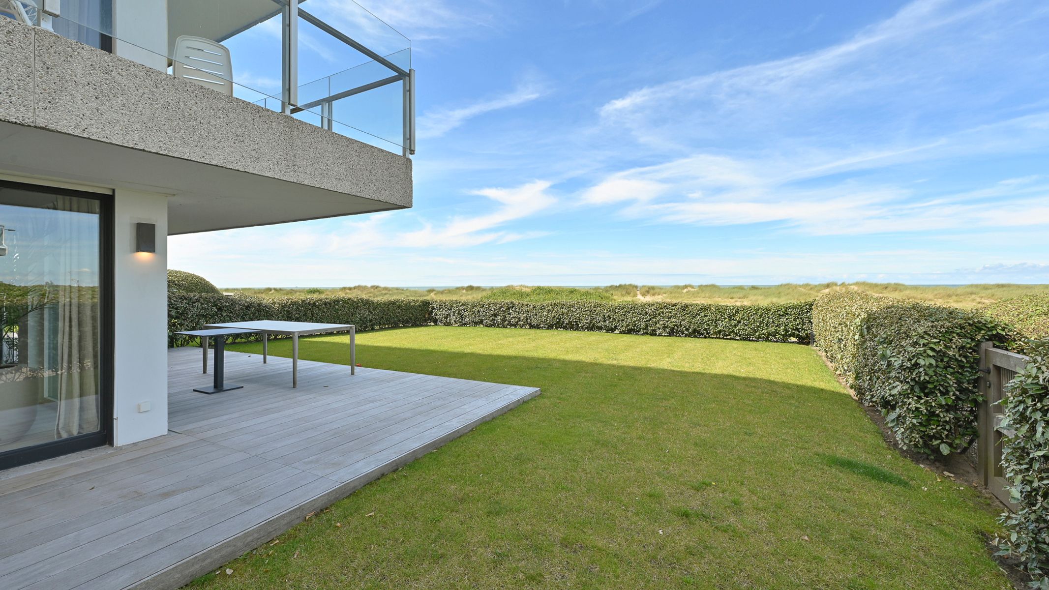 Wandeldijk Knokke - Uniek tuinappartement aan het strand foto {{pictureIndex}}