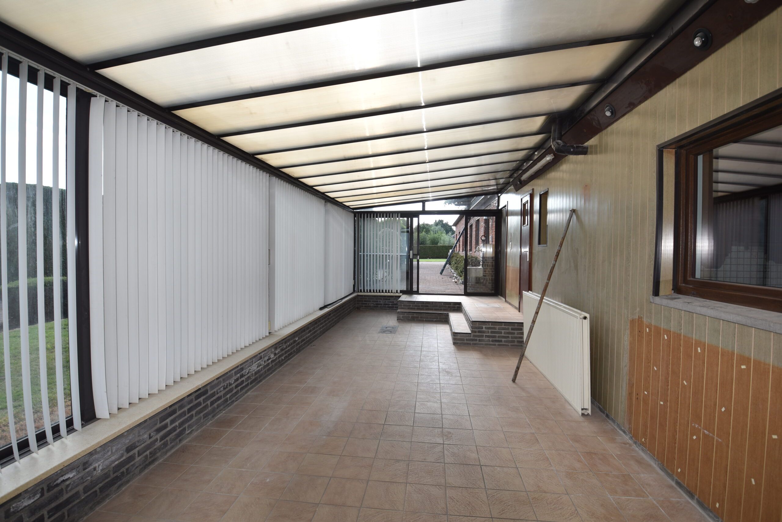 Instapklare halfopen woning met grote tuin en werkruimte. foto 9