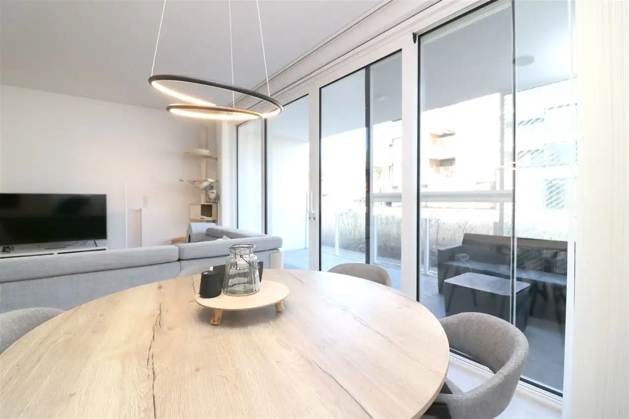 Gelijkvloers app., twee slpk, zonnig terras in centrum foto 8