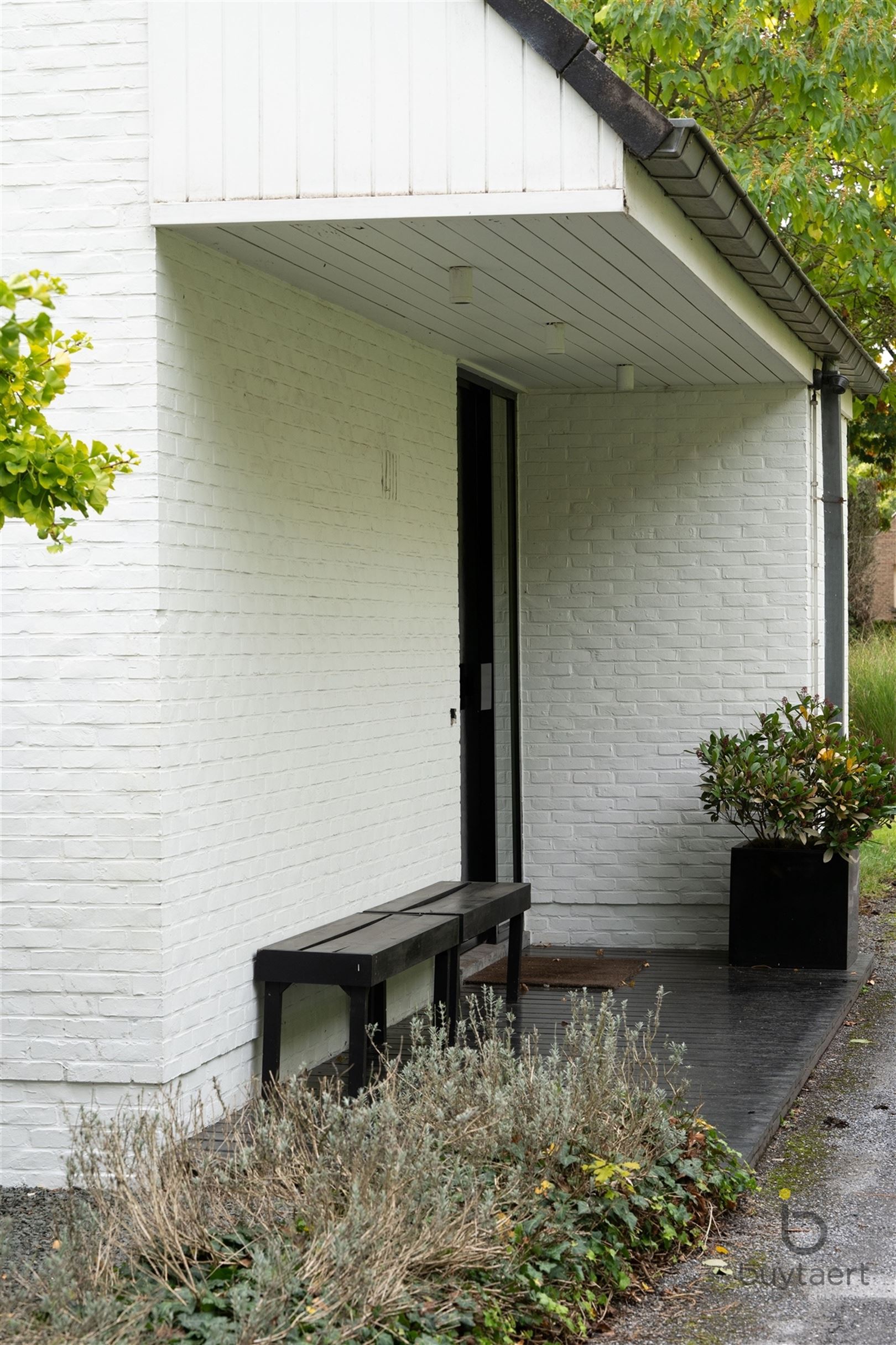 Gezellige instapklare woning met een prachtige groene tuin! foto 4