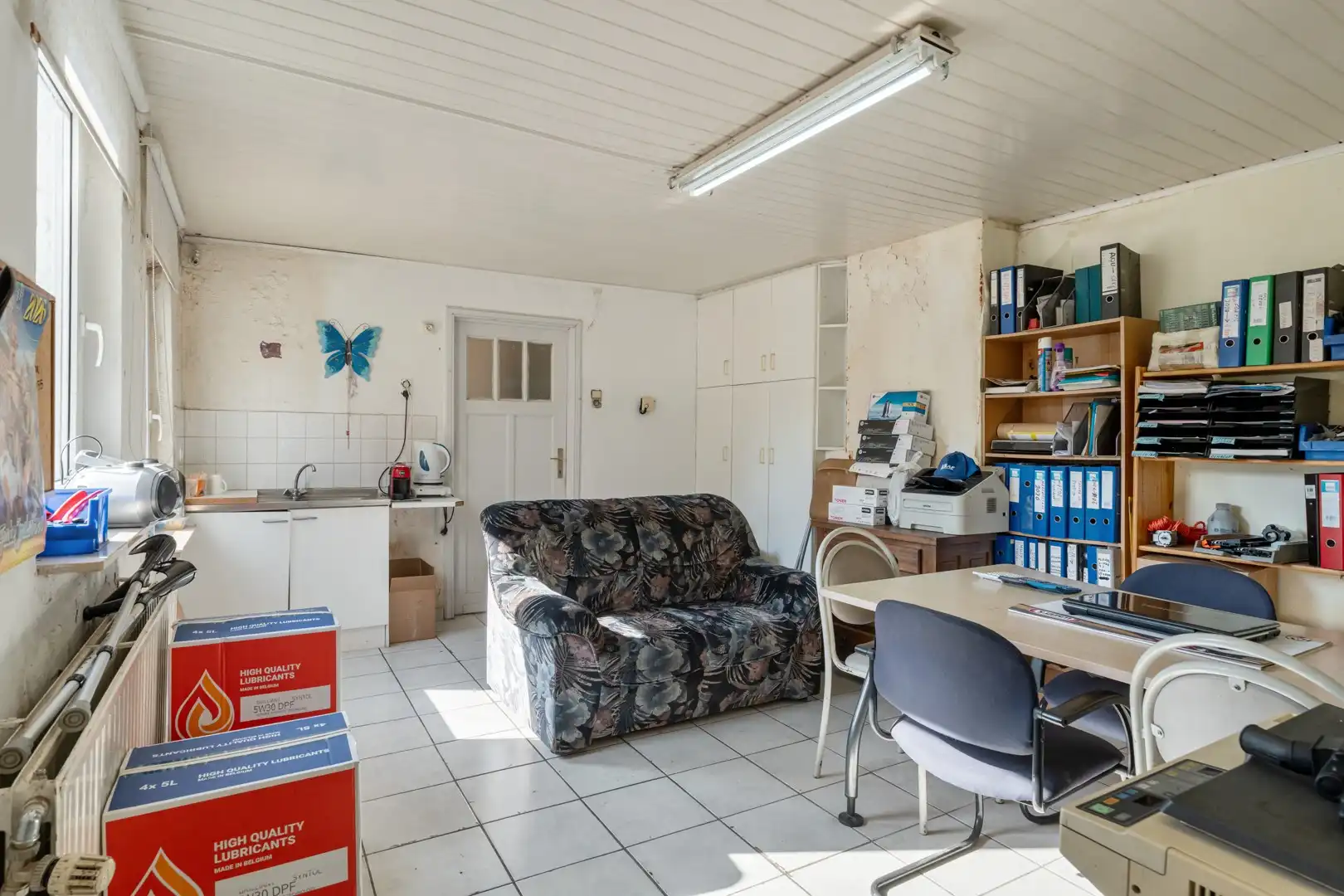 🏢 Handelspand met 2 appartementen, polyvalente ruimte en ruim perceel van 11a 19ca te koop foto 8