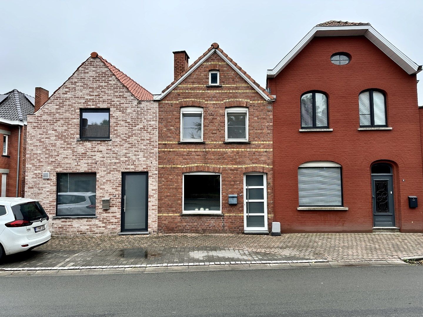 Instapklare rijwoning met tuin, Torhout foto 4