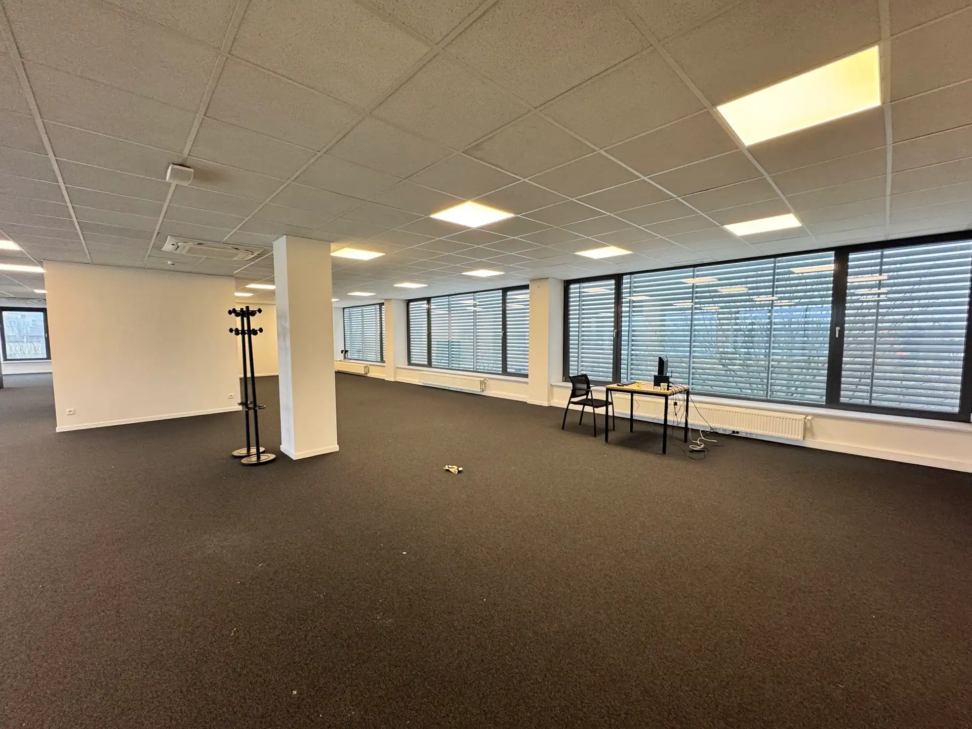 Instapklare kantoren te huur te Linkeroever! foto 4