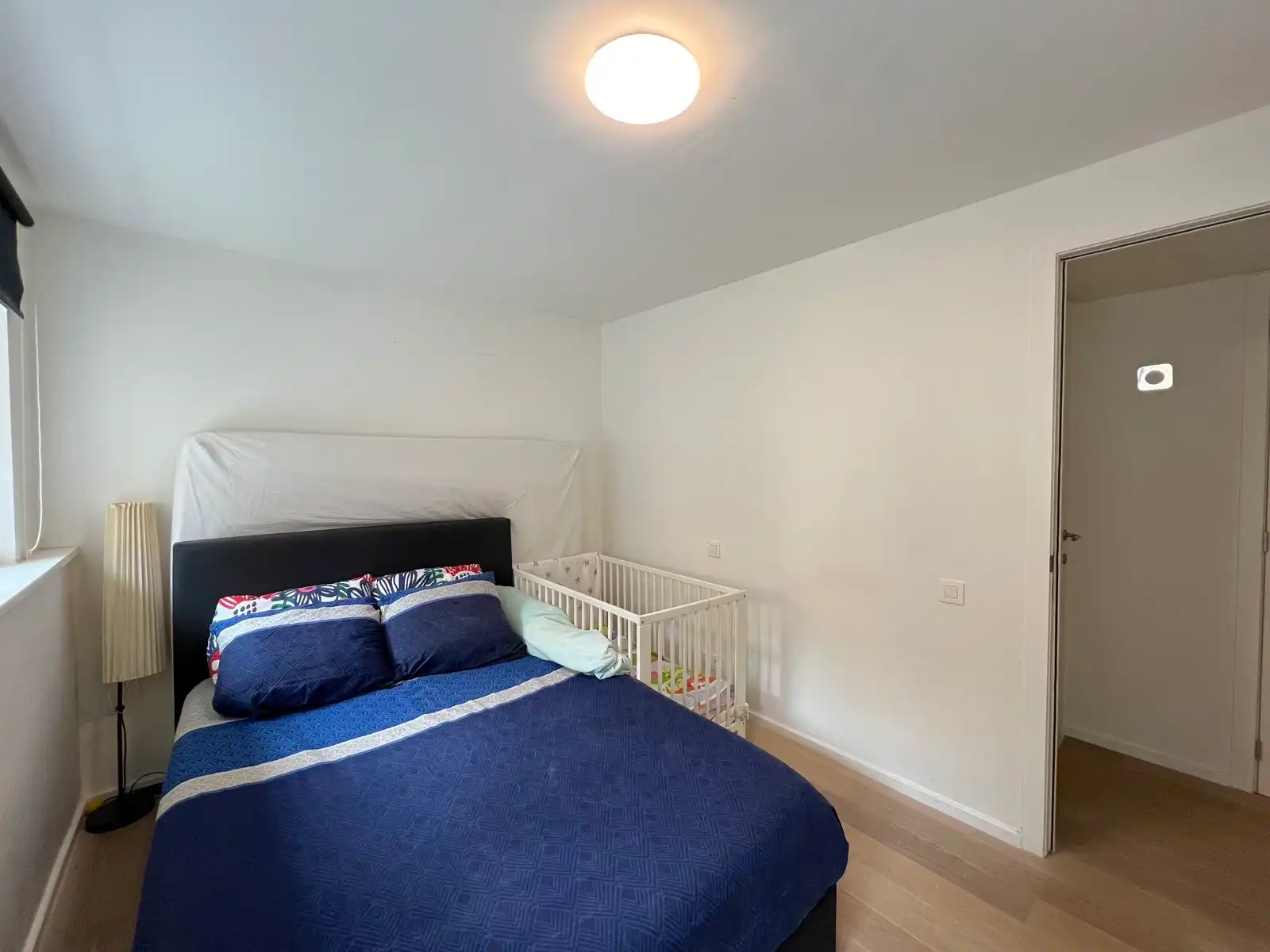 Modern appartement met 2 slpks, terras en autostaanplaats foto 10