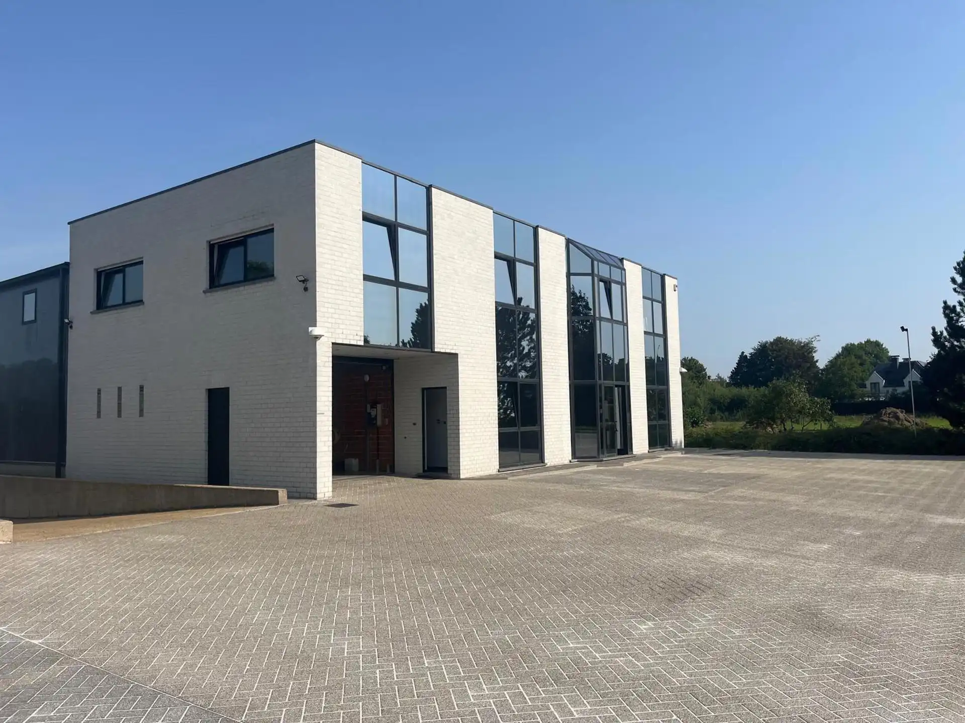 Lier: Magazijn 1.050m² met loskade en kantoor foto 14