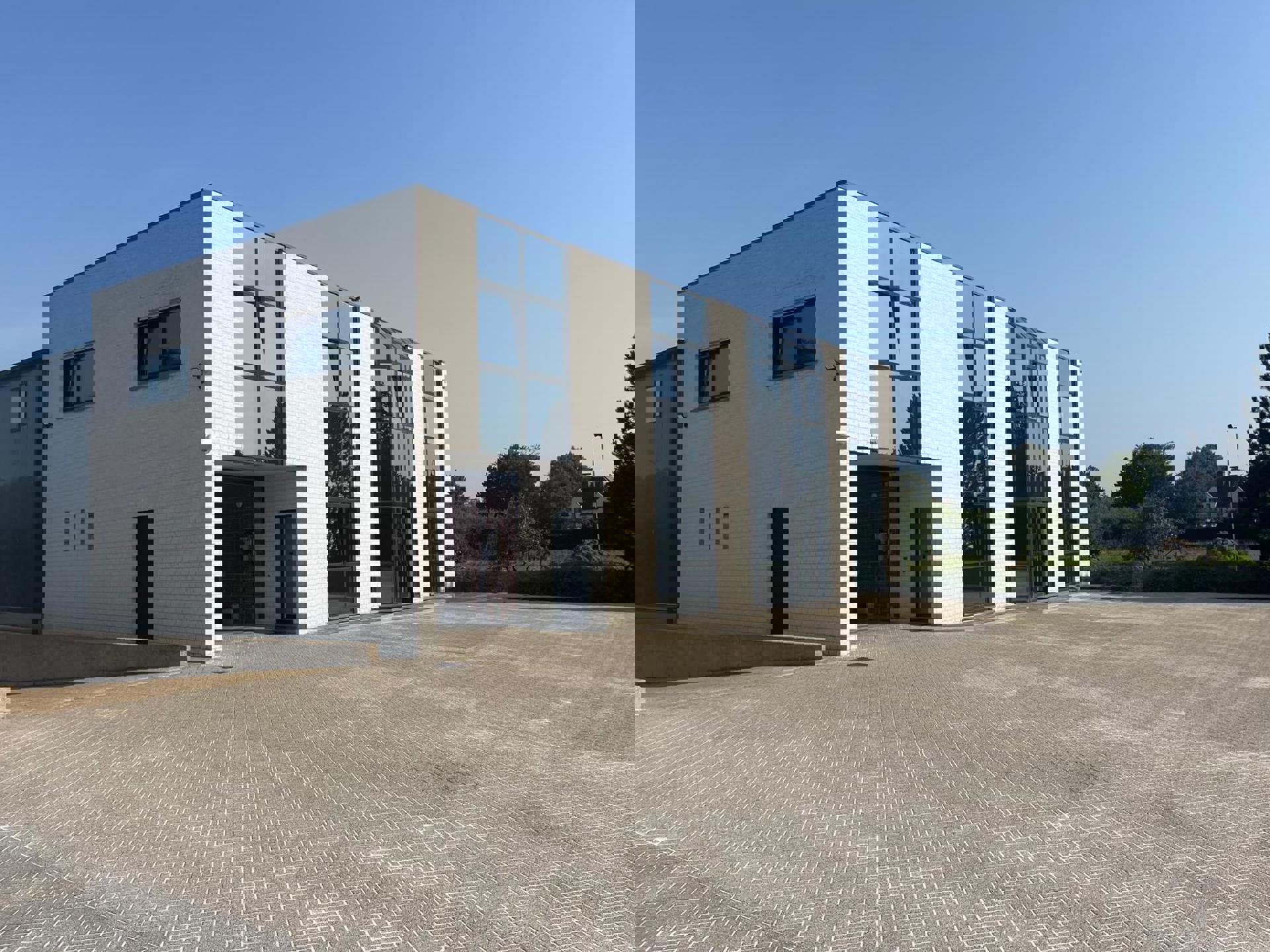 Lier: Magazijn 1.050m² met loskade en kantoor foto 14