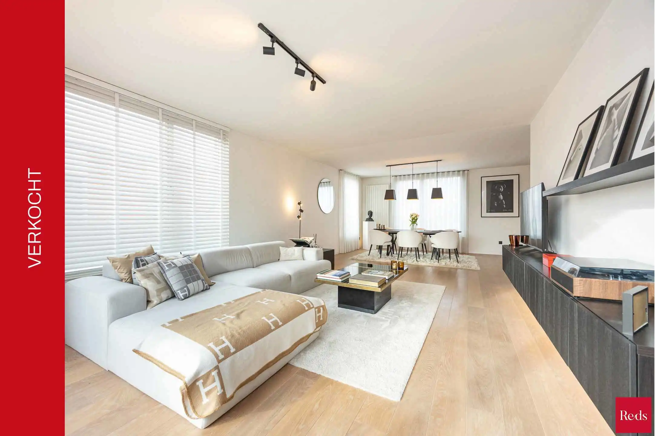 Uitzonderlijke penthouse te koop in hartje Oostmalle foto {{pictureIndex}}