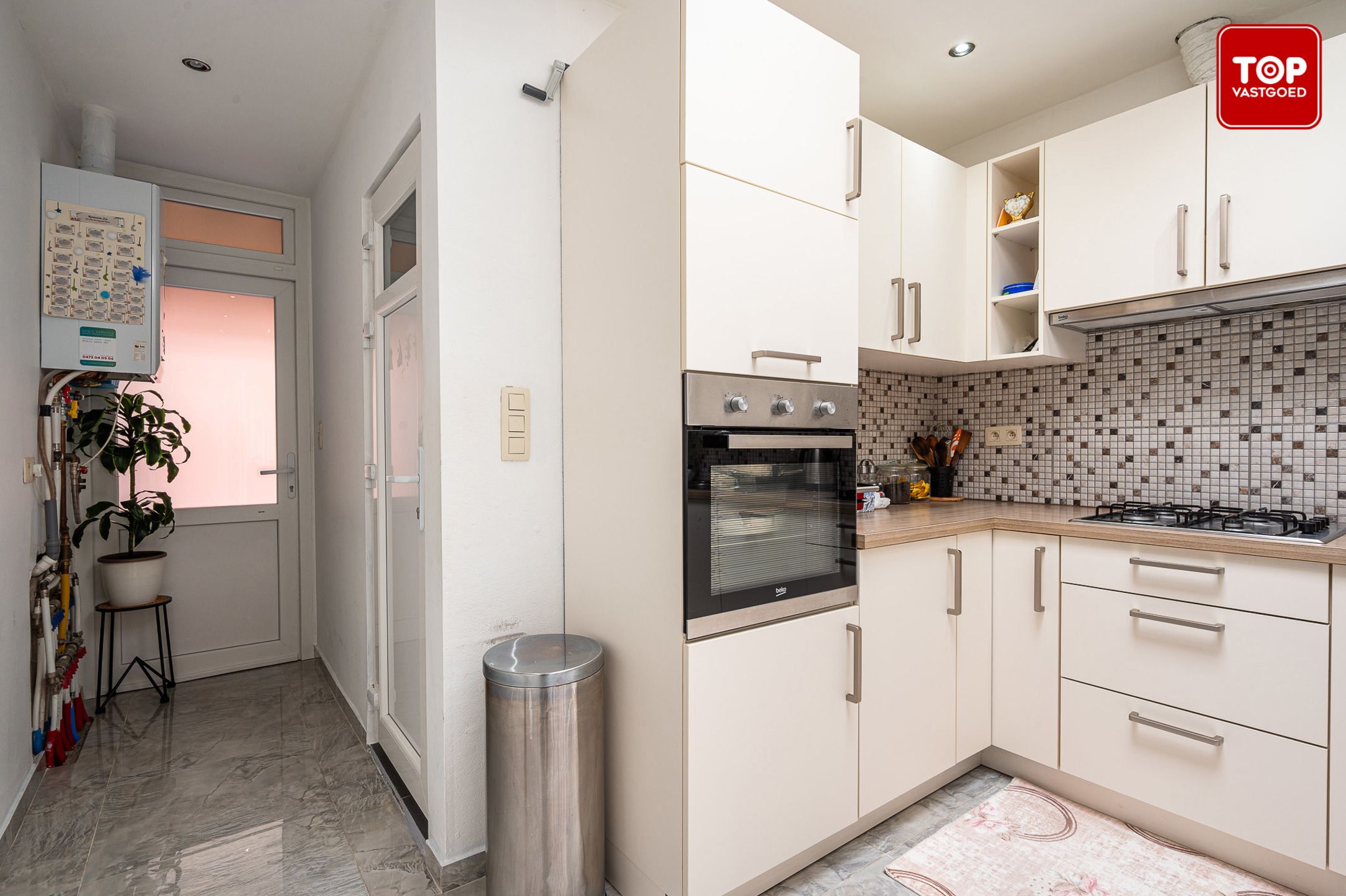 Instapklare stadswoning met 4 slaapkamers en ruime koer. foto 7