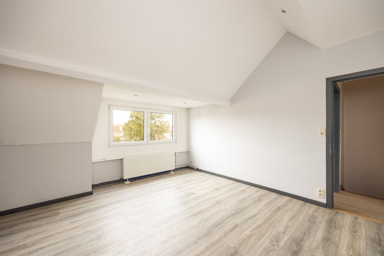 Ruim wonen in Merksem met tuin en terras foto 16