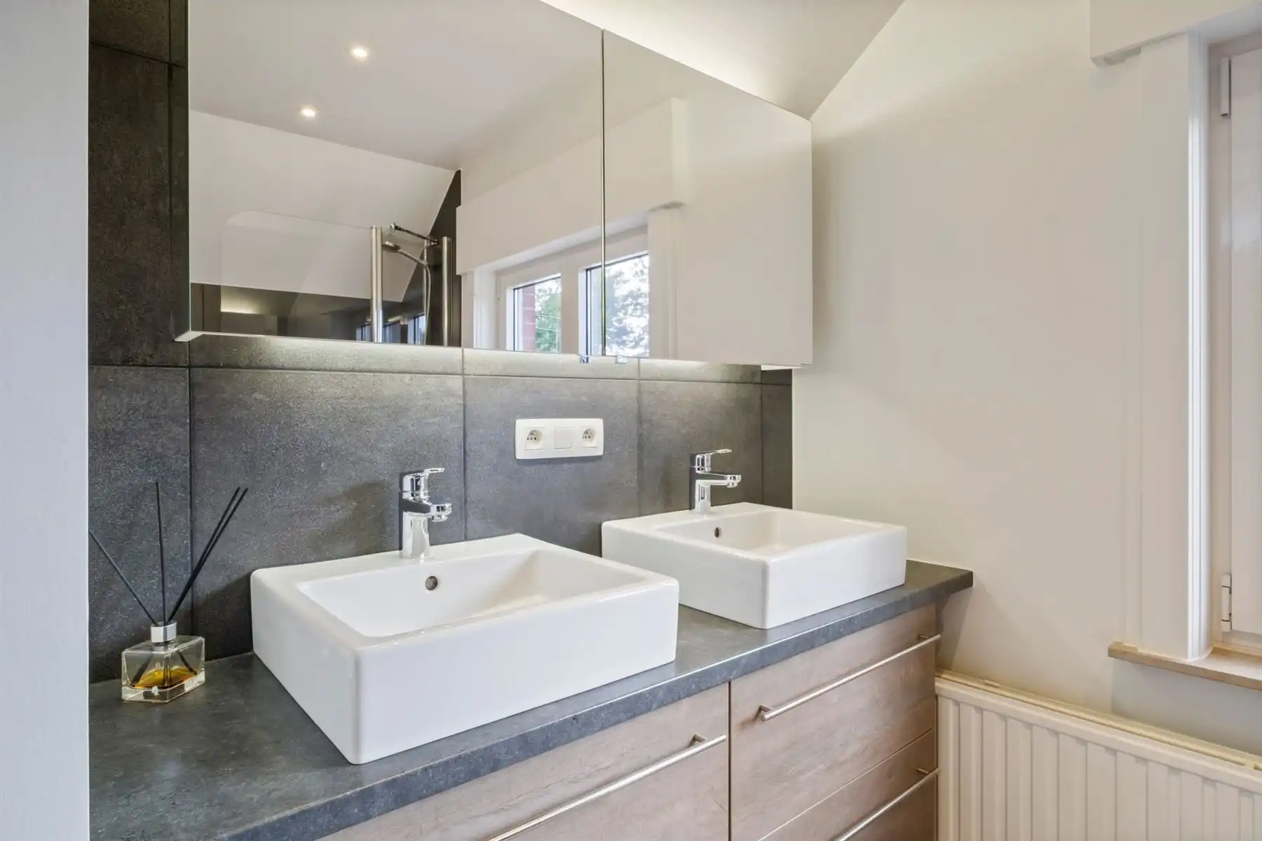 Gerenoveerde instapklare, alleenstaande woning foto 7