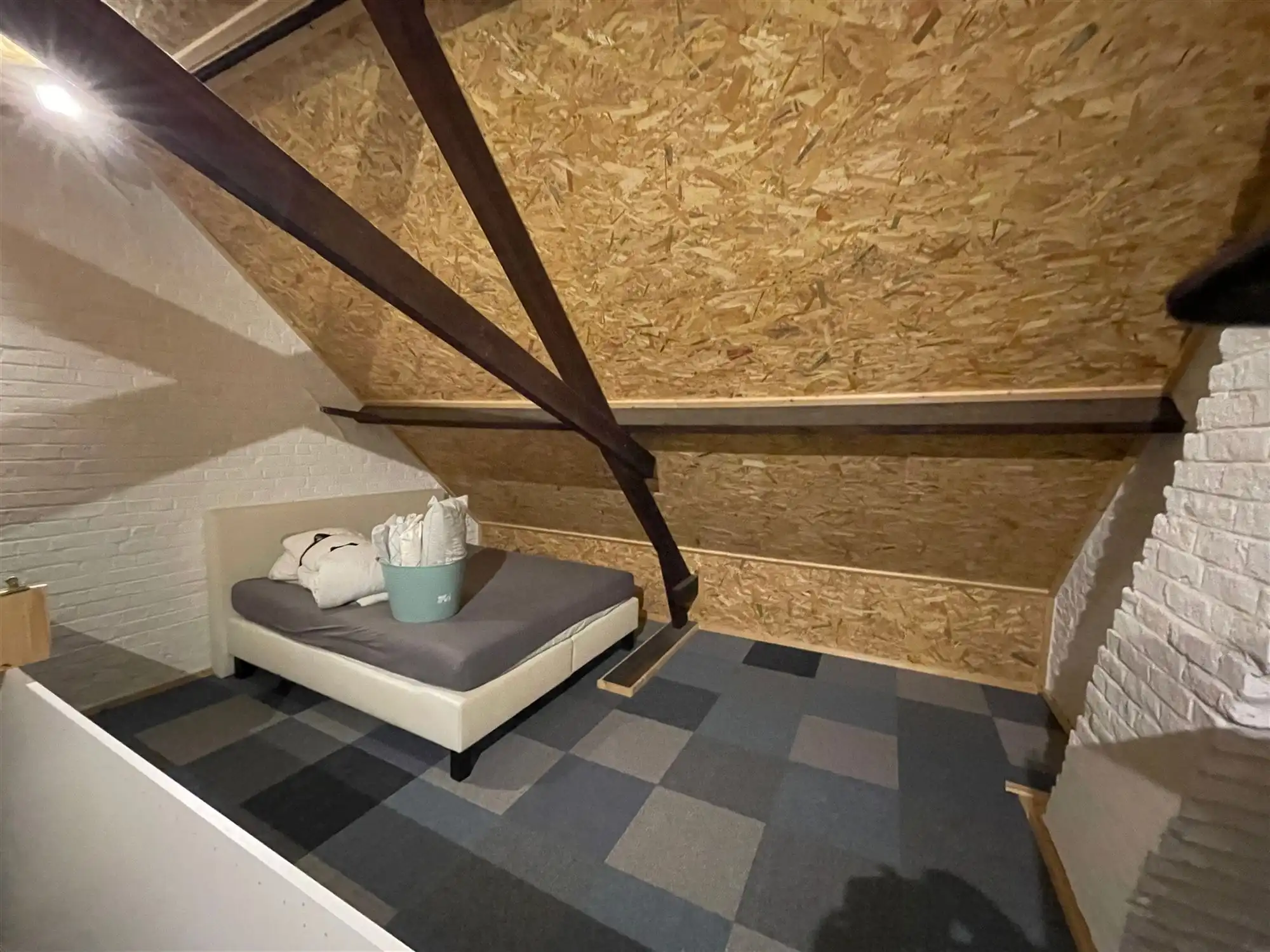 Woonhuis met dubbele garage foto 13