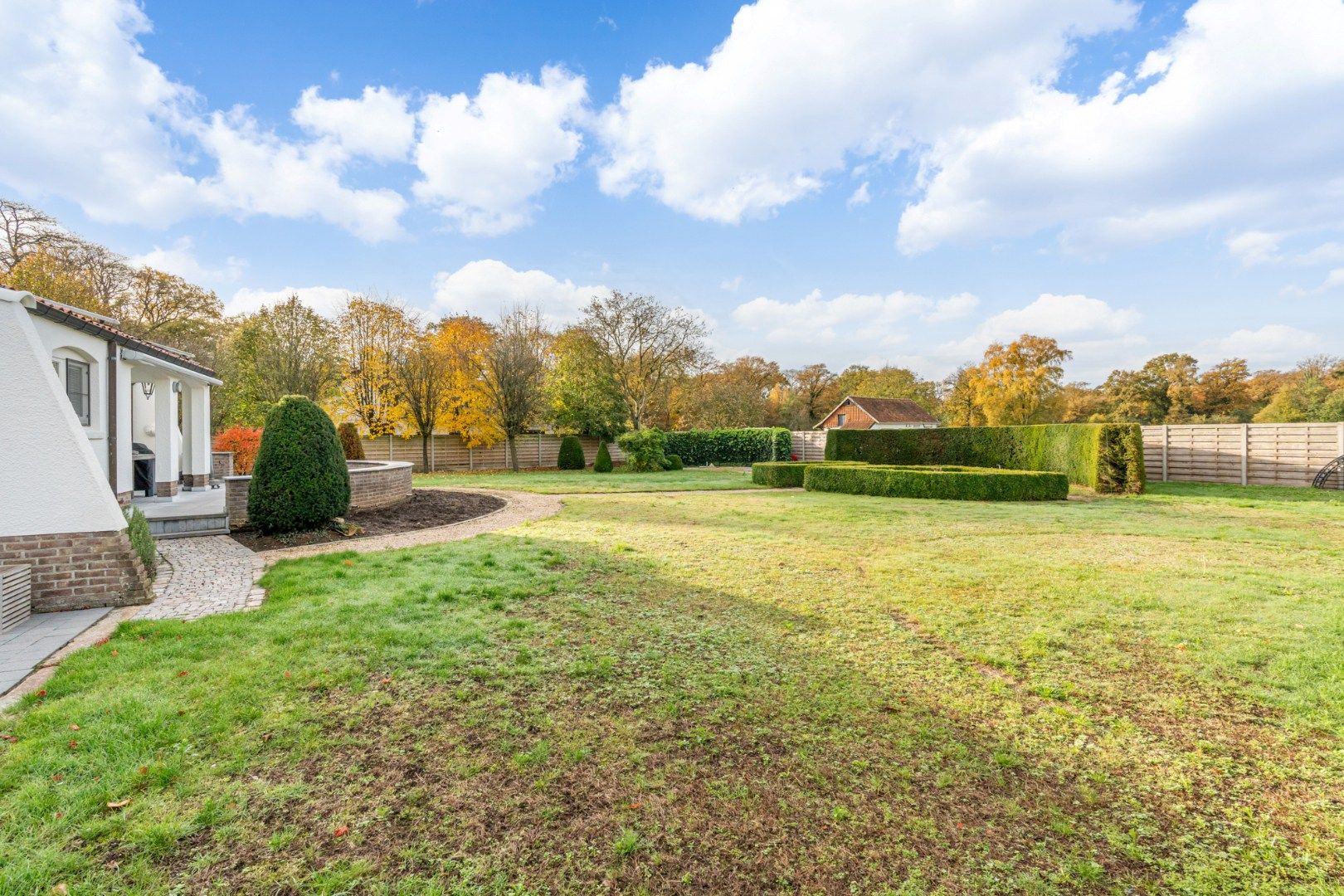 Verrassend luchtige villa  foto 29