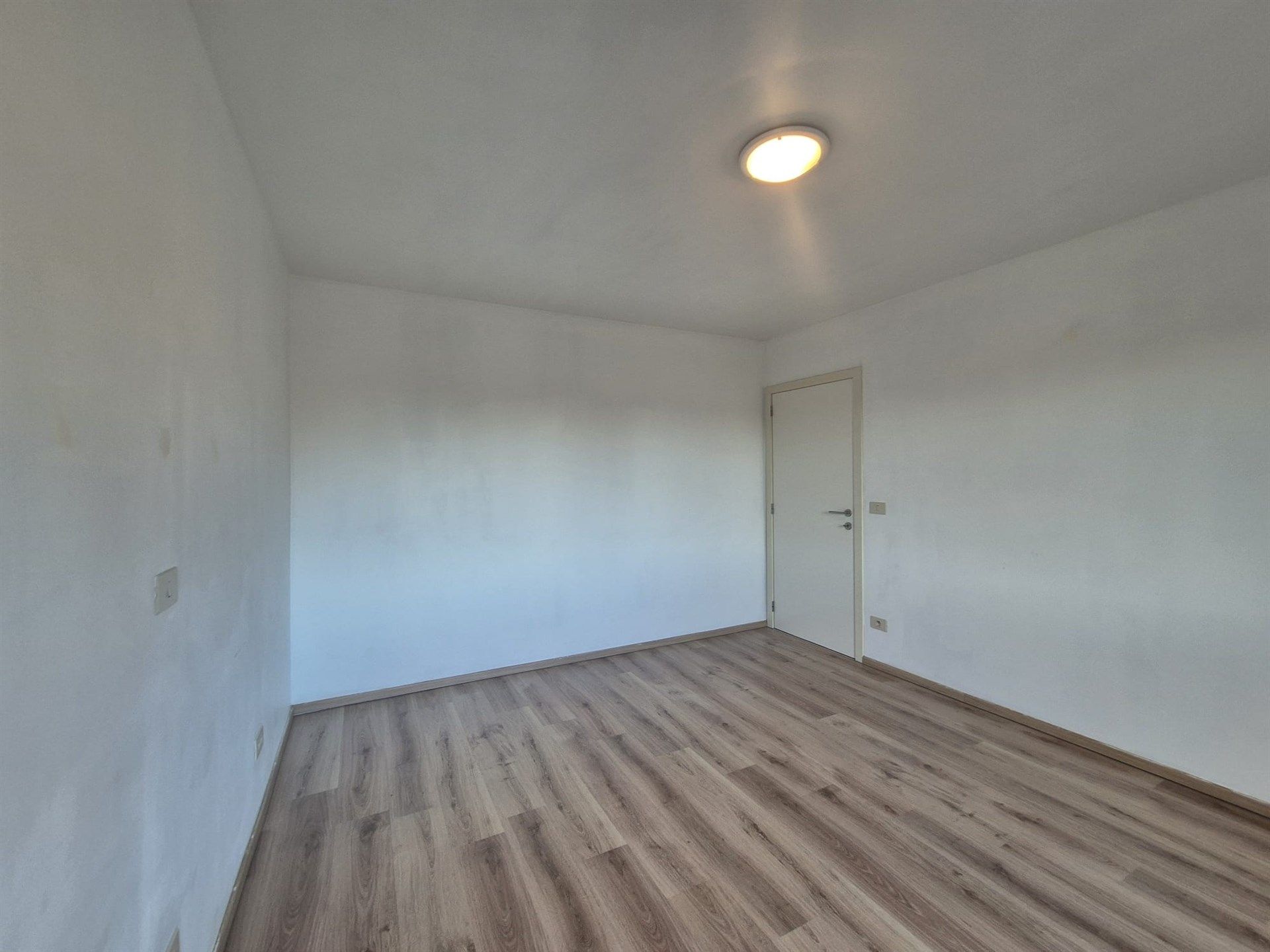 Zeer mooi rustig gelegen instapkaar appartement met garage. foto 23