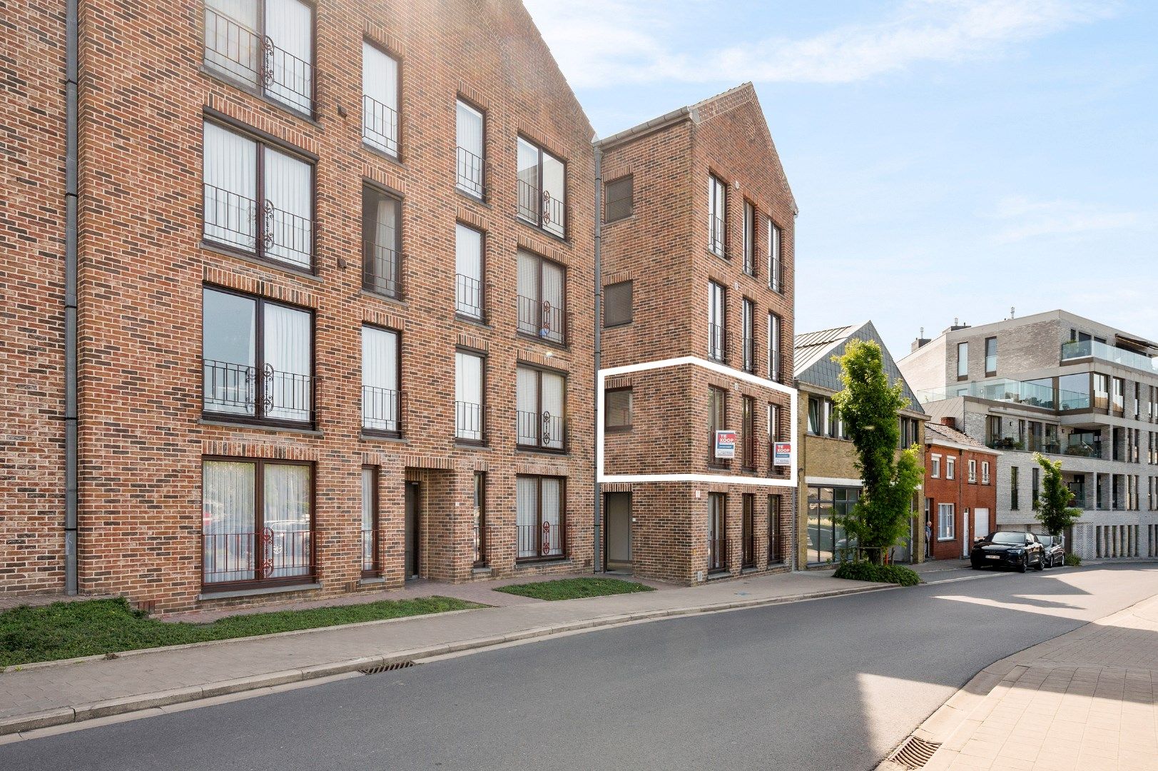 APPARTEMENT MET 2 RUIME SLPKS EN EPC-LABEL A foto {{pictureIndex}}
