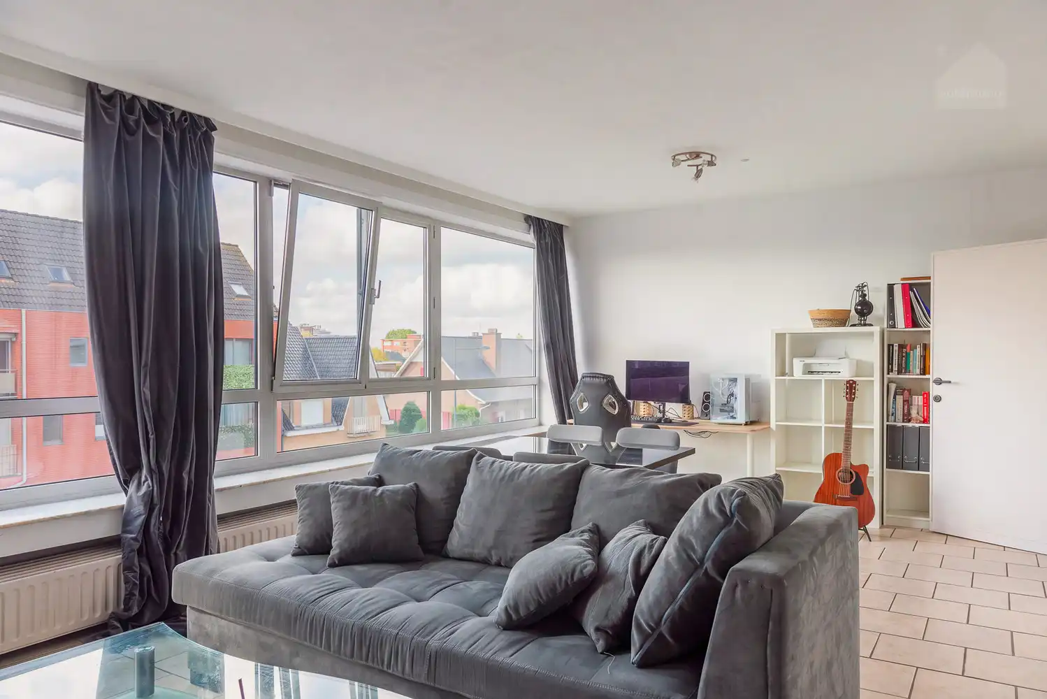 Ruim en instapklaar appartement met 2 slaapkamers, garage en centrale ligging in Tessenderlo foto 4