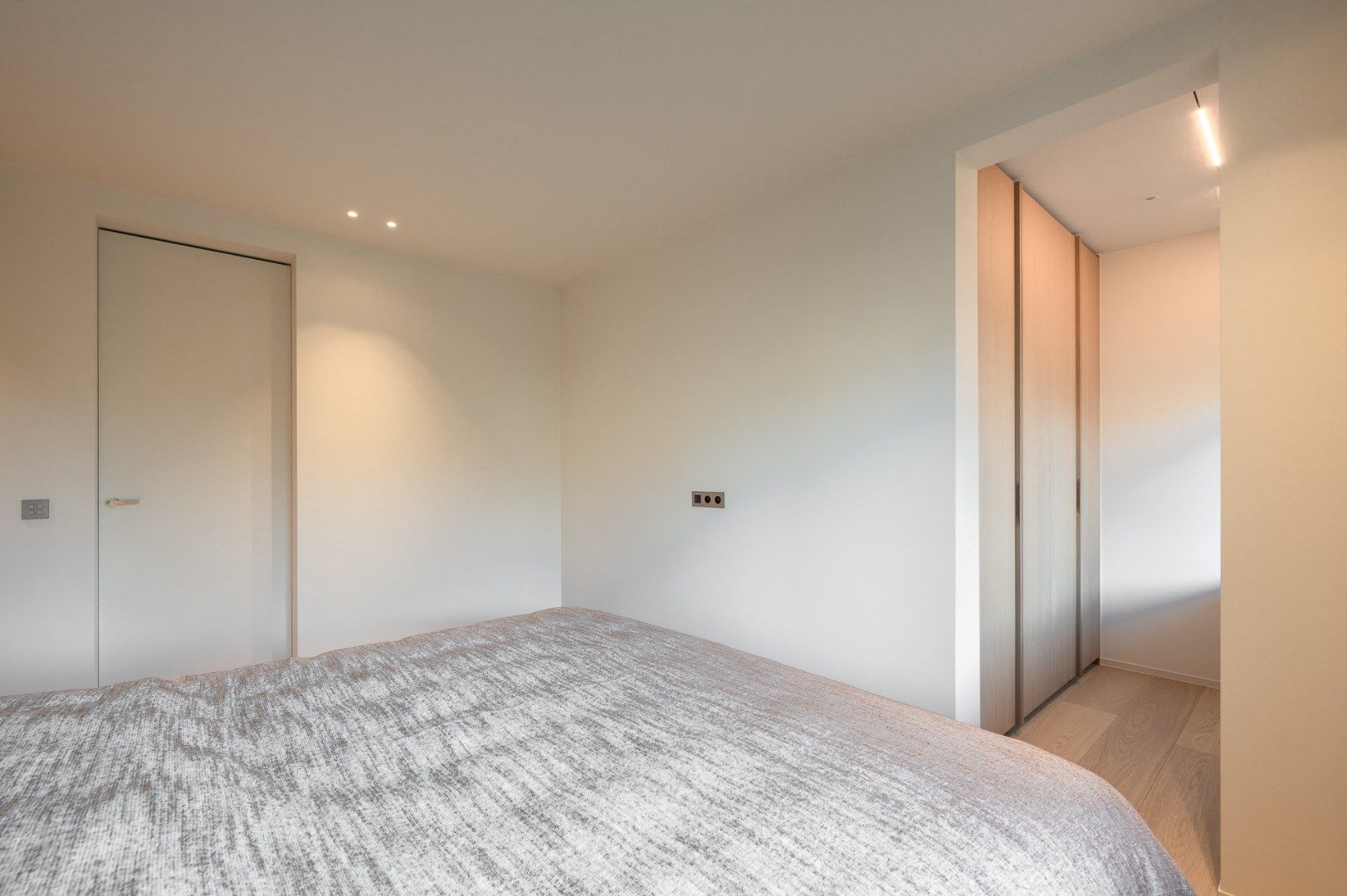 Luxueus gerenoveerd hoekappartement van 182m² met zonnige terrassen foto 21