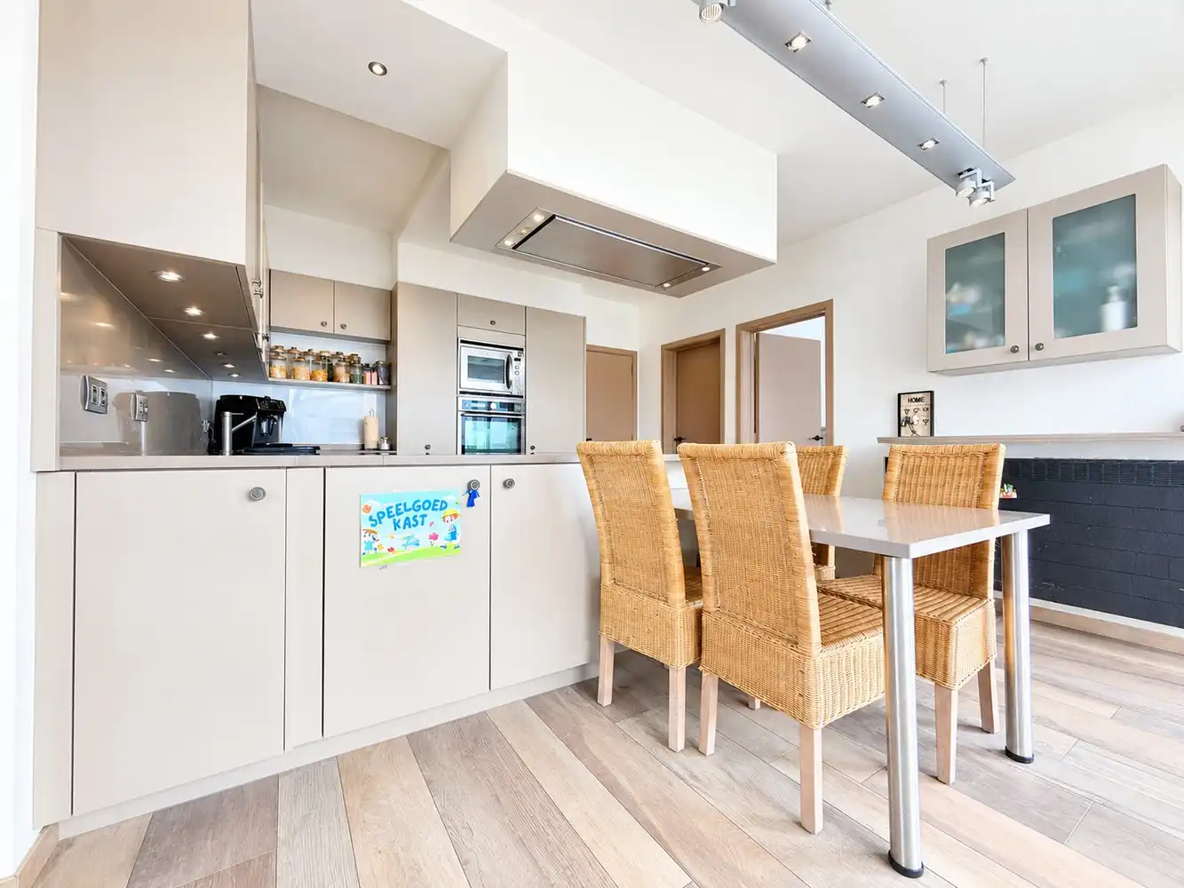 Alleenstaande woning met garage en carport foto 5