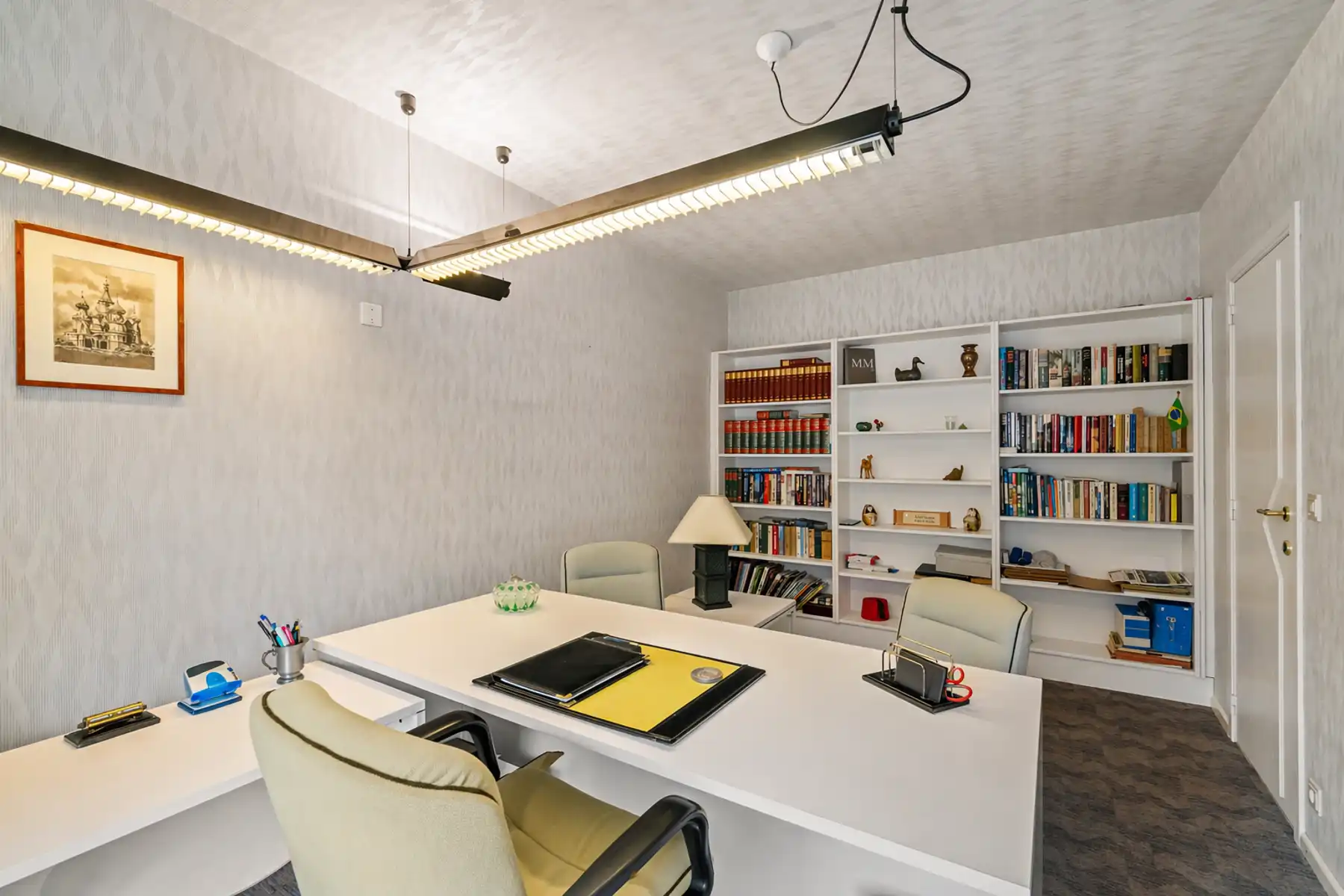 Ruim 3 slpk appartement Sint-Andries met garage foto 18