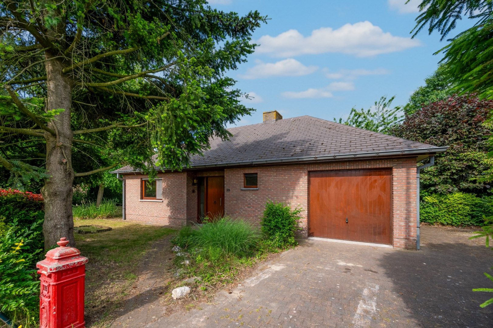 Hoofdfoto van de publicatie: Charmante bungalow op toplocatie nabij Gent