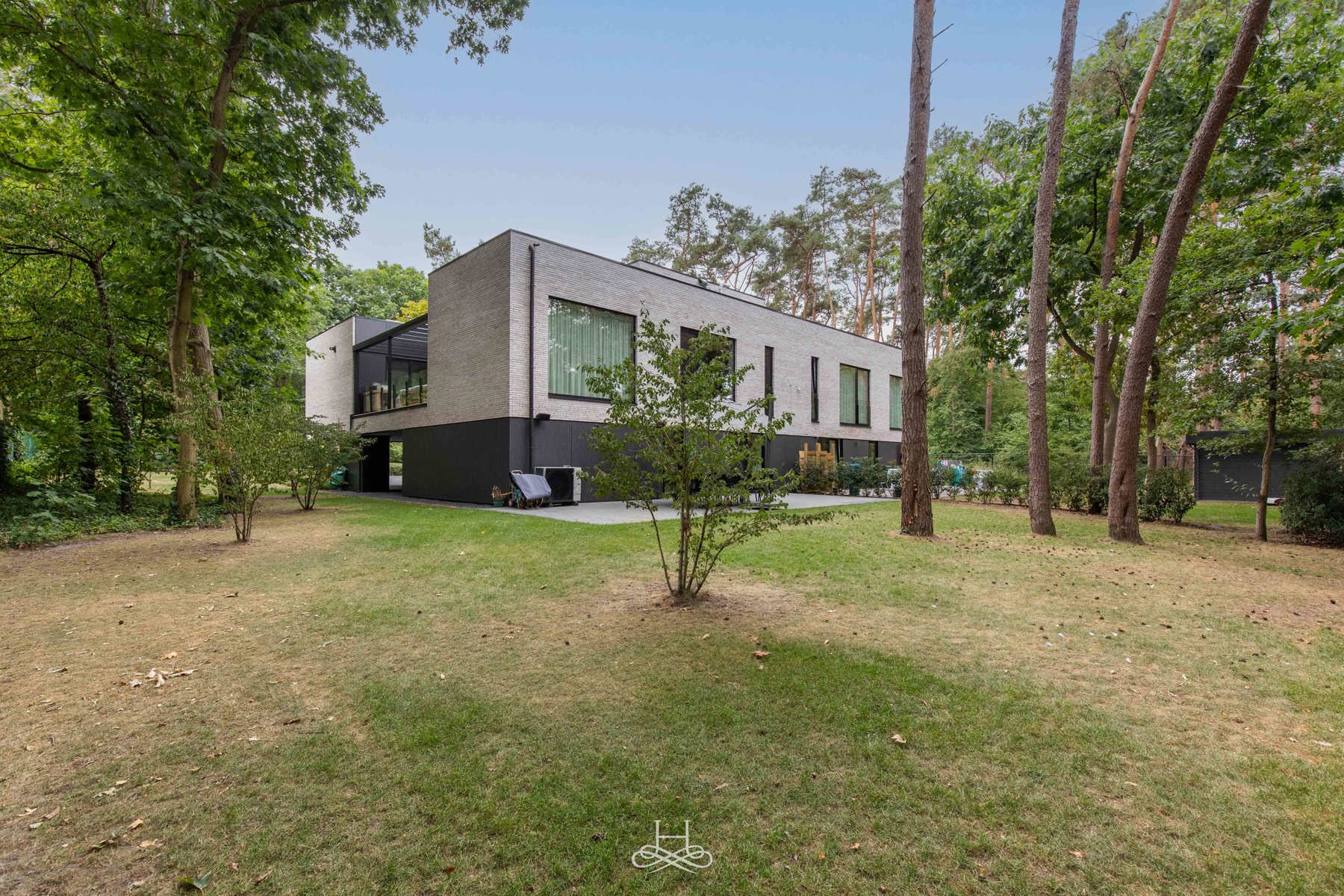 Luxueus villa appartement met riant dakterras en tuin foto 32