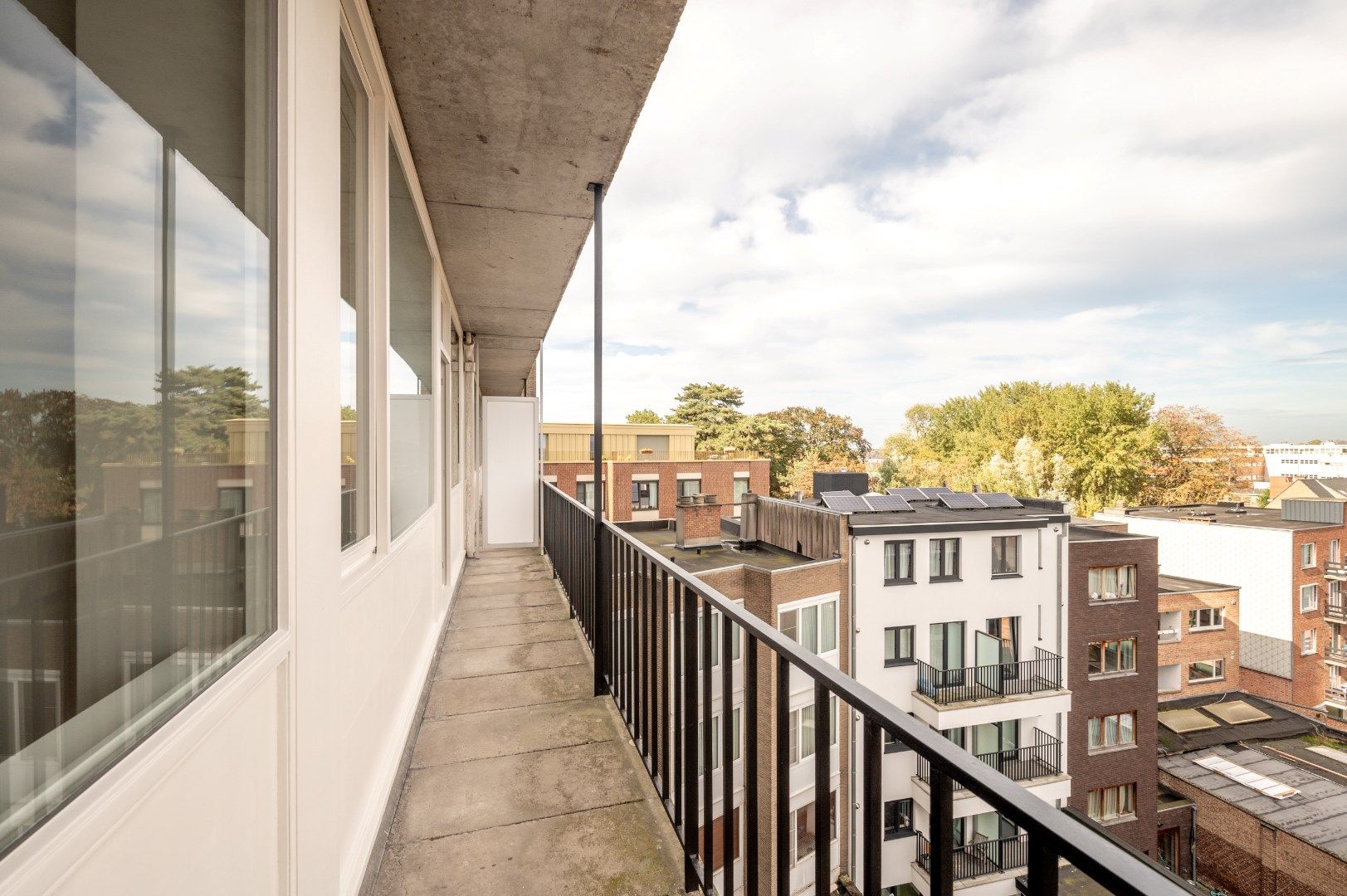 Gerenoveerd modern appartement te koop in centrum Kortrijk!  foto 19