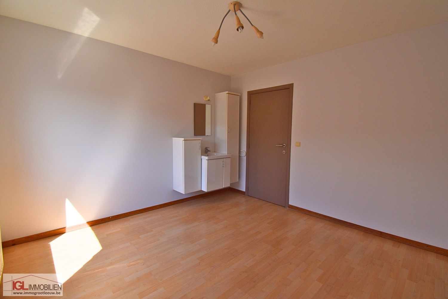 Ruime & energiezuinige woning met 4 slaapkamers, zuidgerichte buitenruimtes en 3 staanplaatsen nabij het centrum van Vlezenbeek foto 22