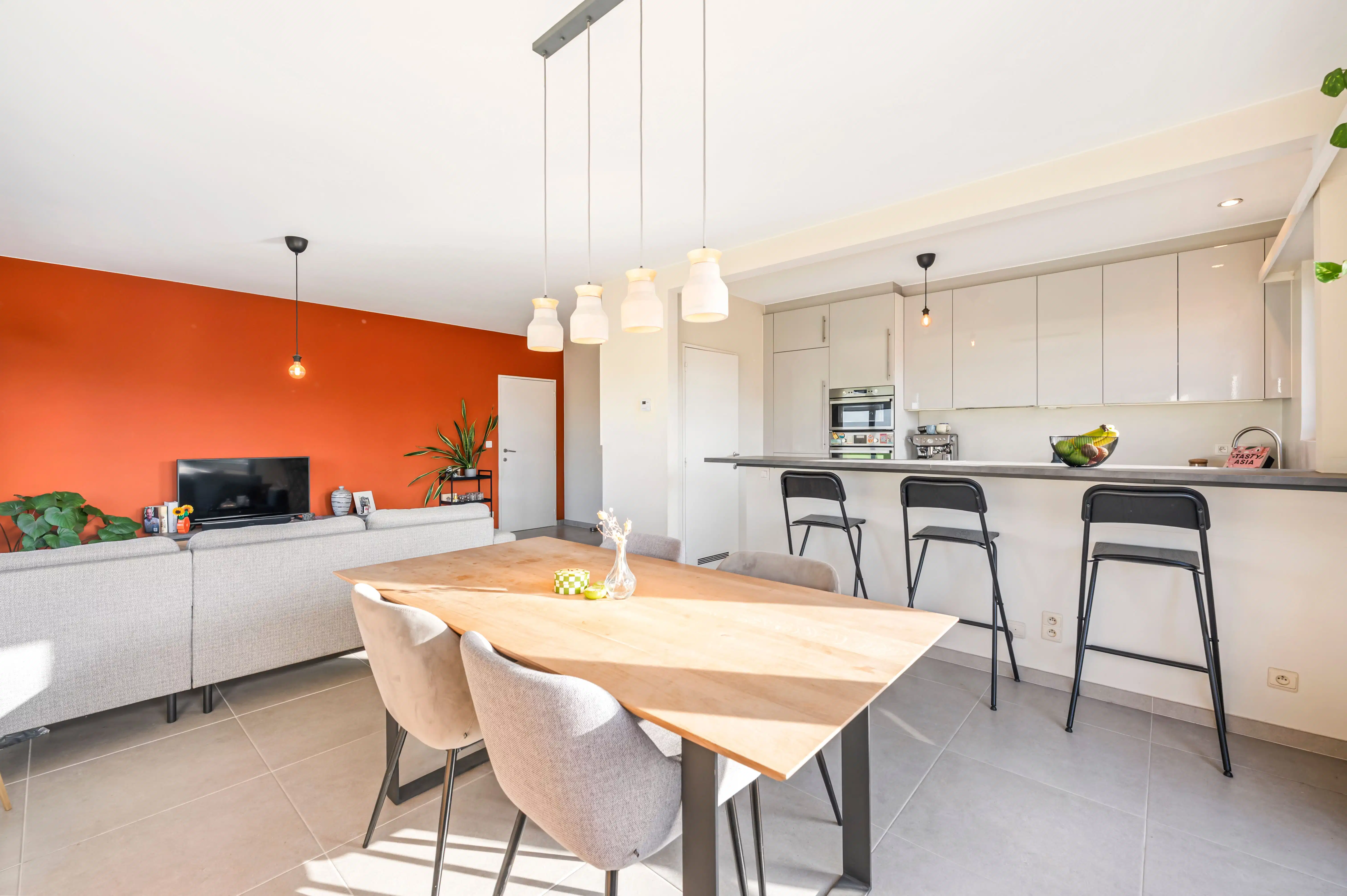 Lichtrijk hoekappartement met 3 slaapkamers en garagebox in Ekeren! foto 4